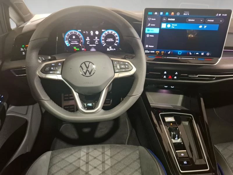 Volkswagen-Golf-image-7