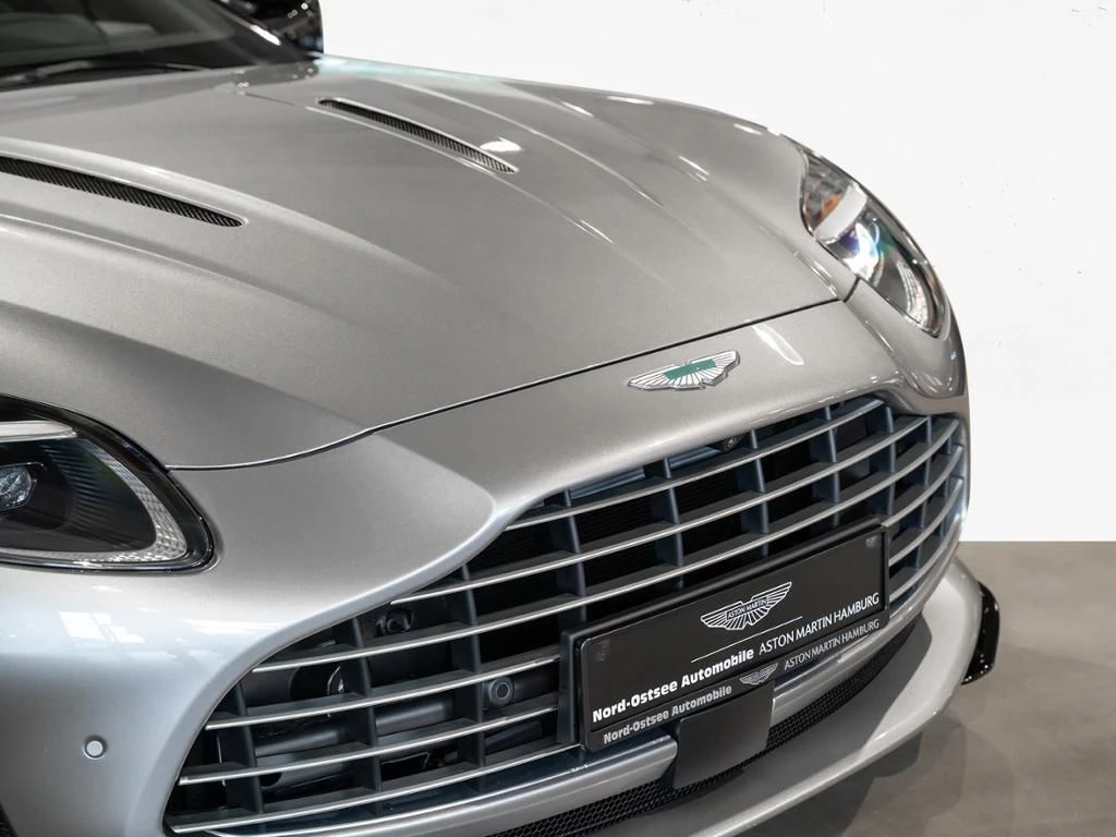 Aston Martin-DB12-image-17