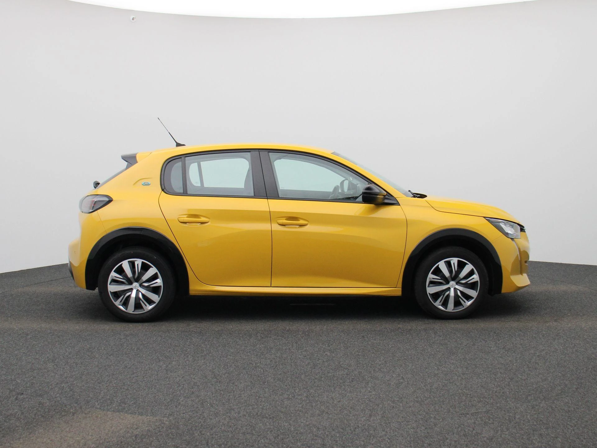 Peugeot-e-208-image-5