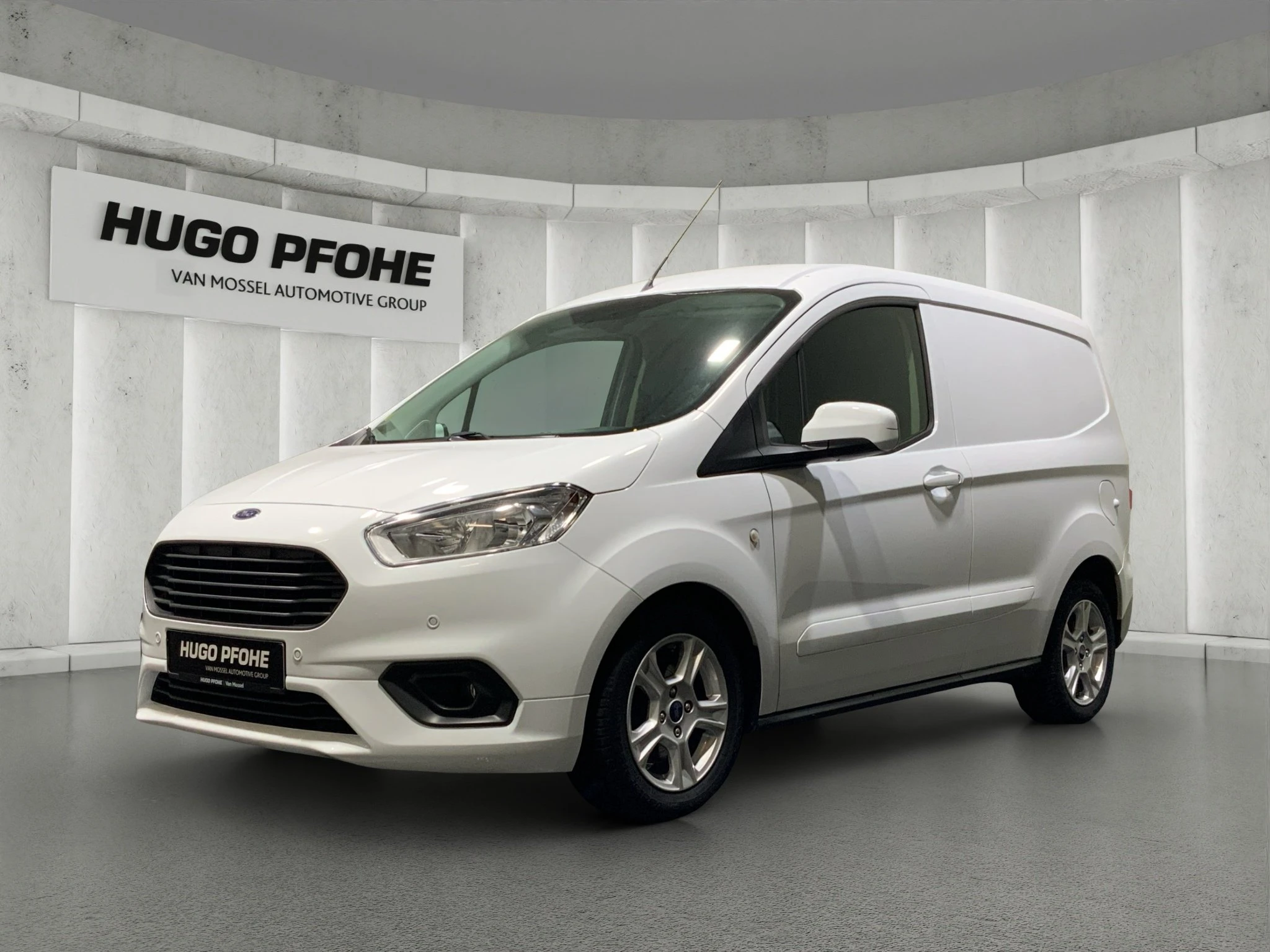 Ford-Transit Courier-image-0