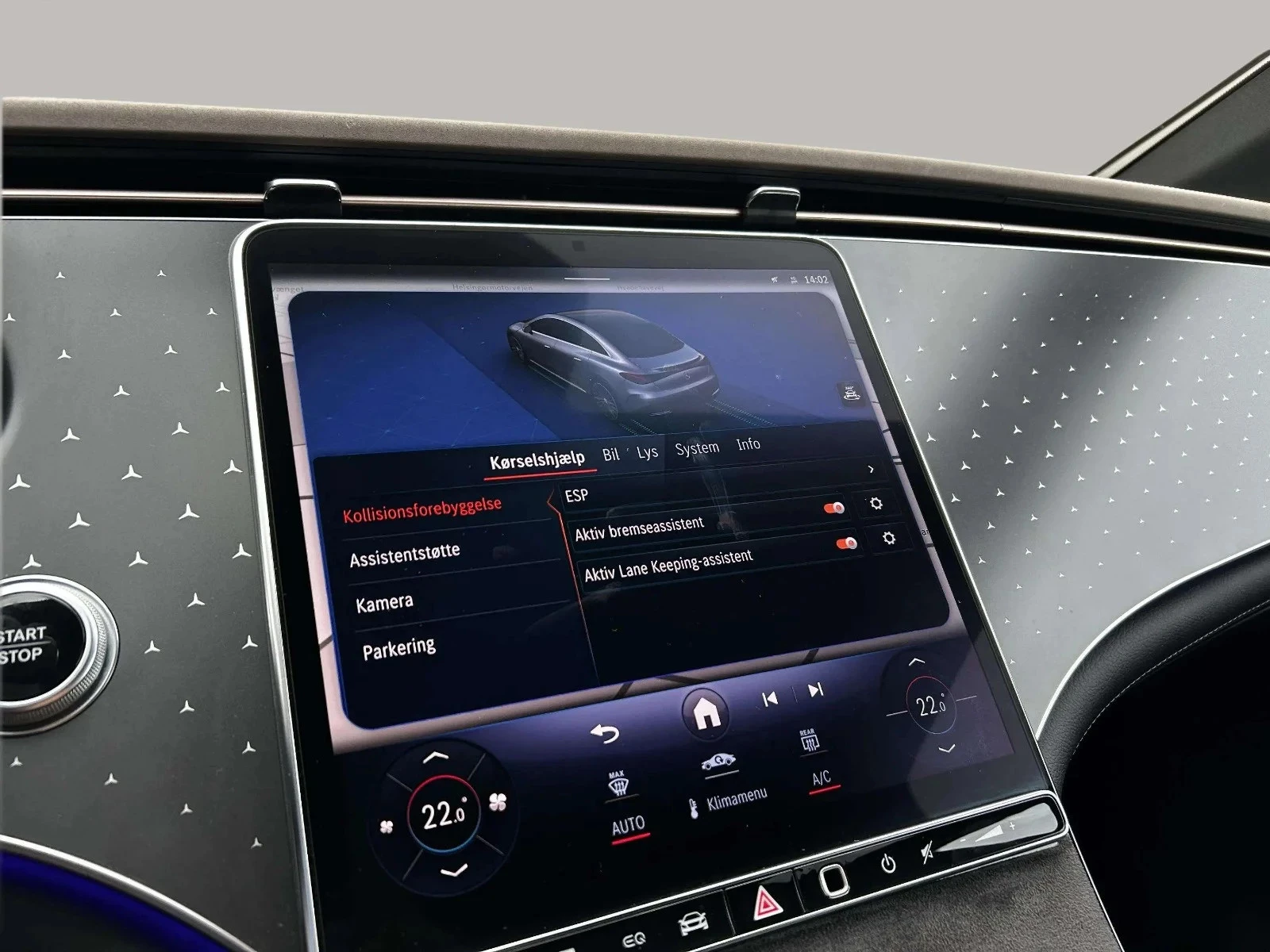 Mercedes-Benz-EQE-image-18