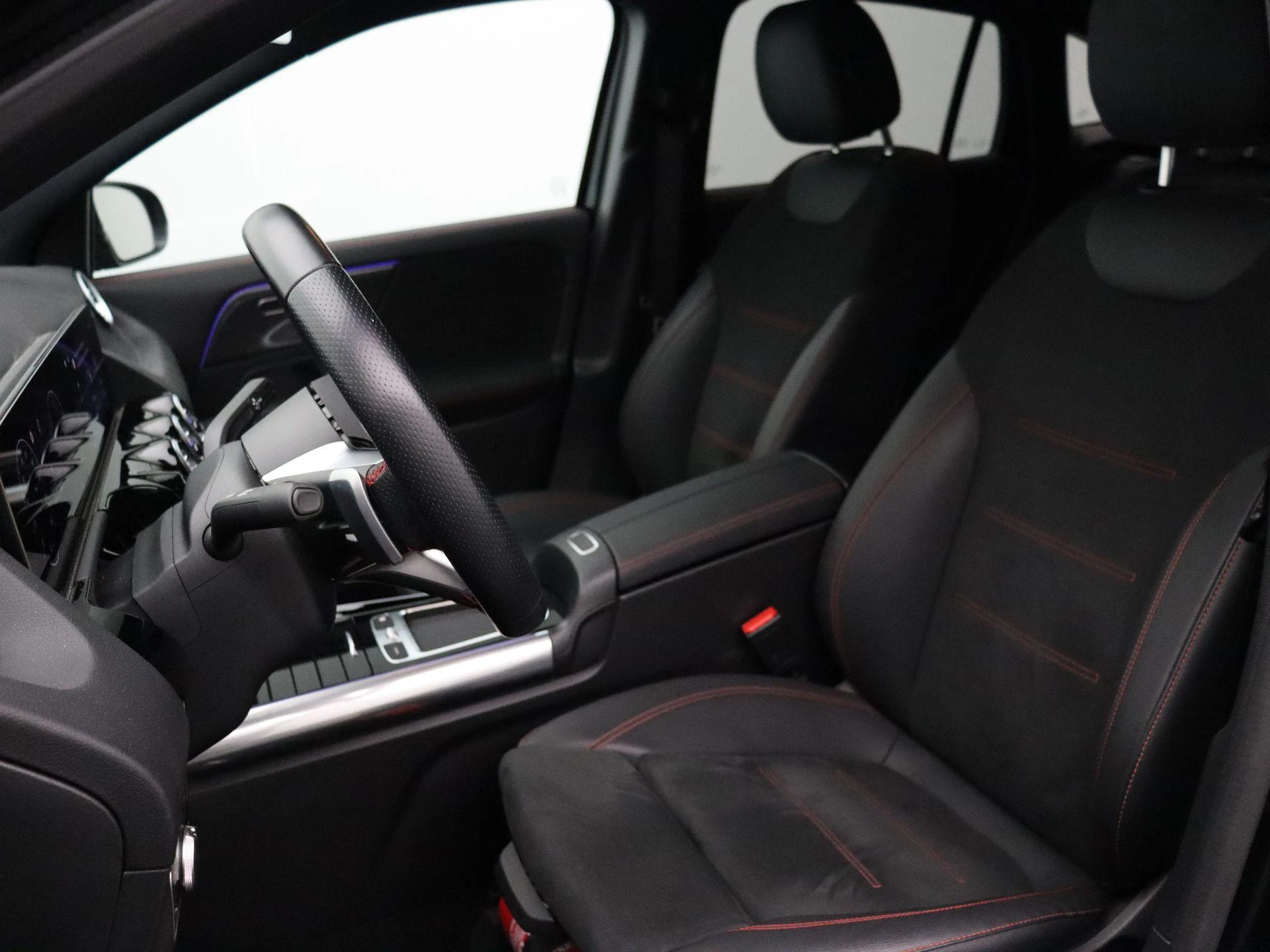 Mercedes-Benz-GLA-image-20