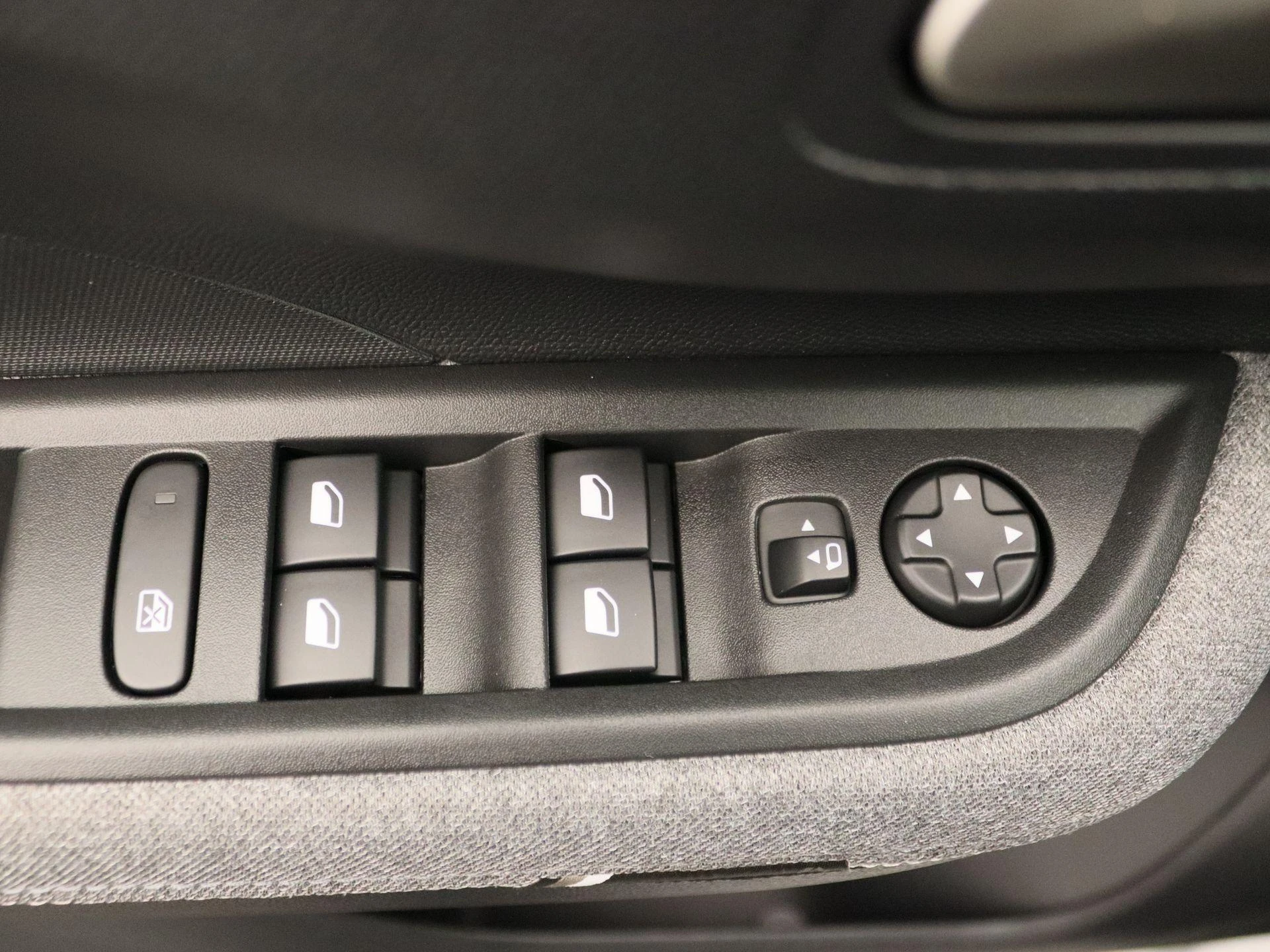 Opel-Frontera-image-21