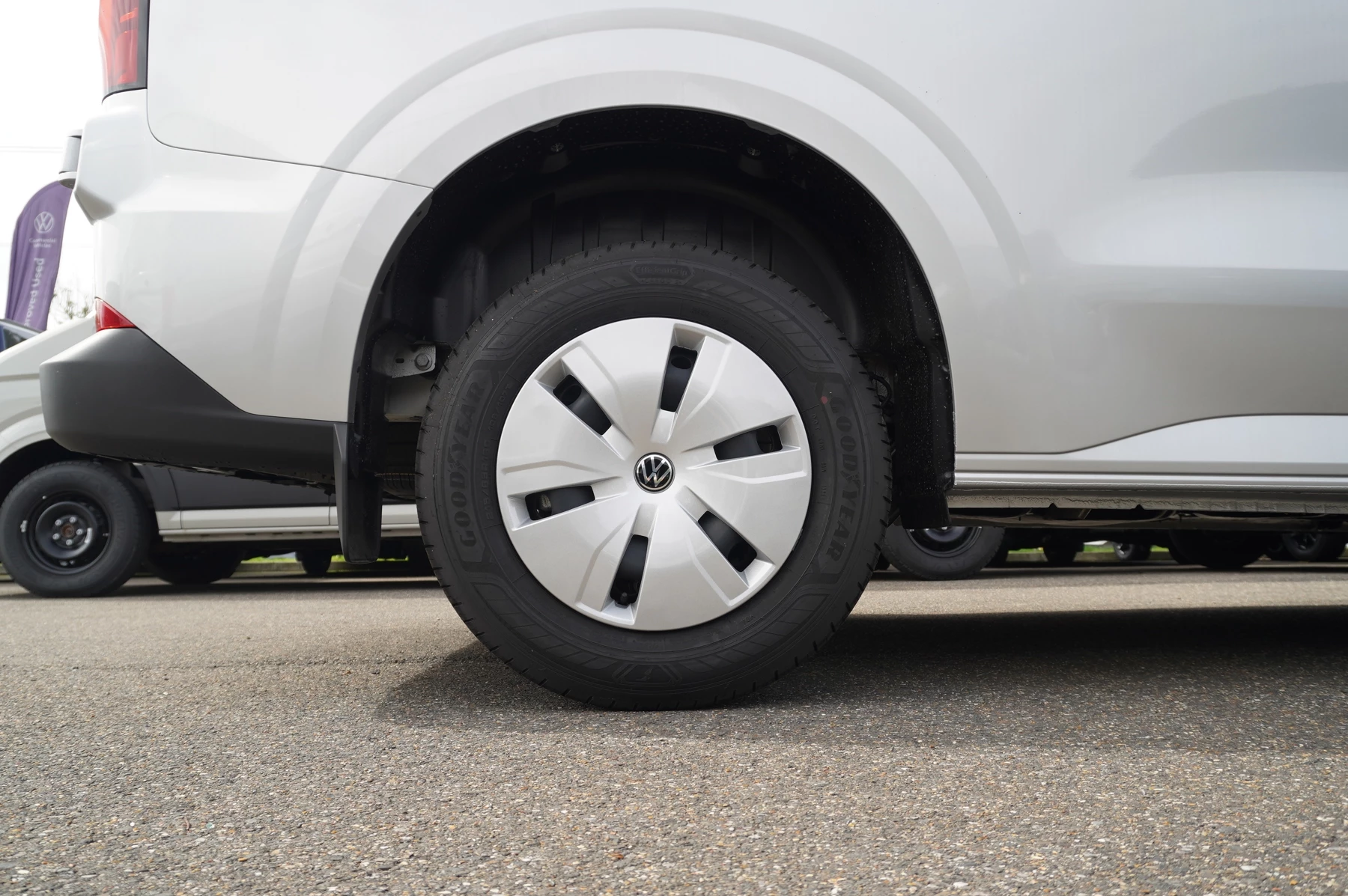 Volkswagen-Transporter-image-16