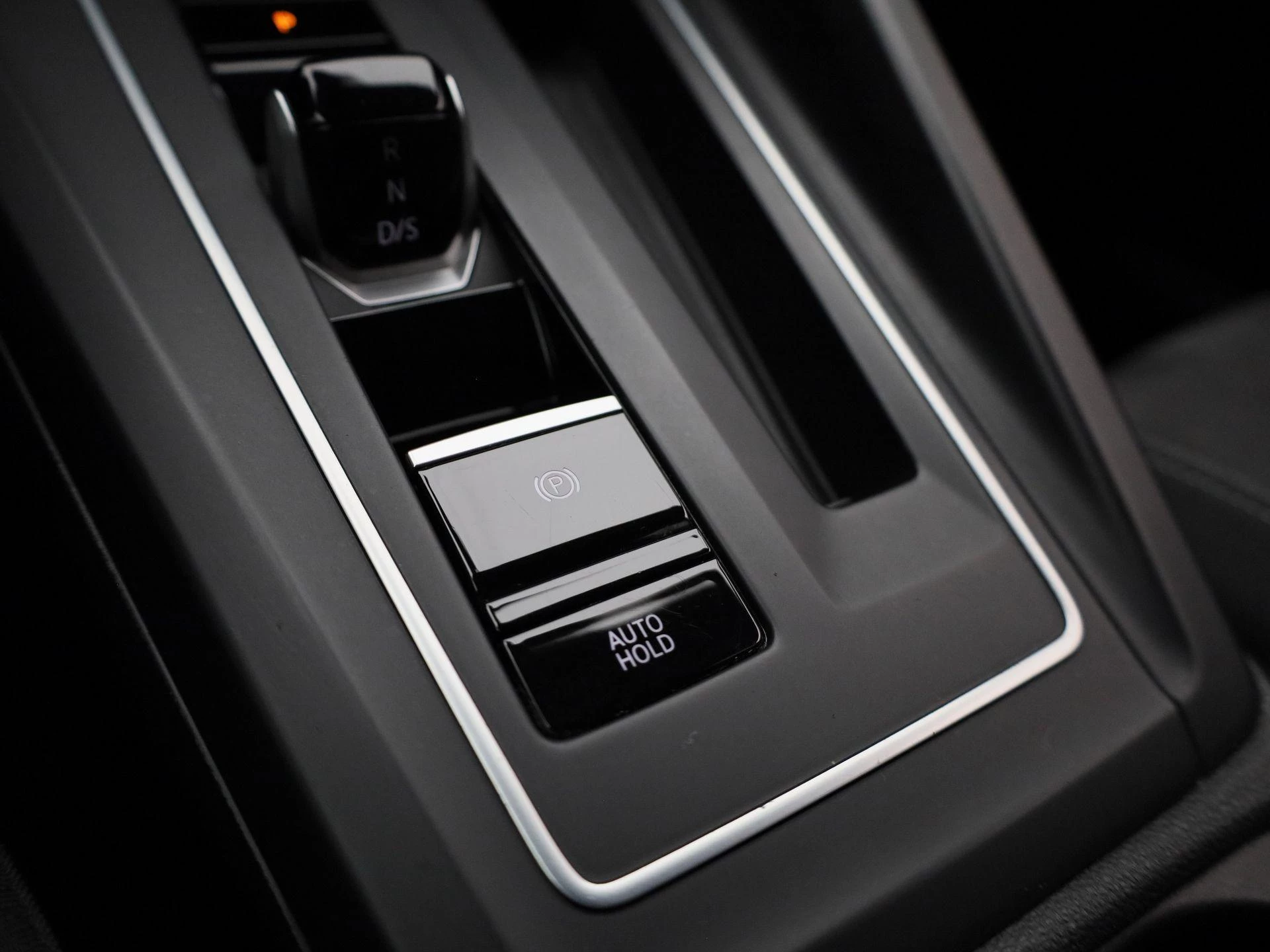 Volkswagen-Golf-image-34