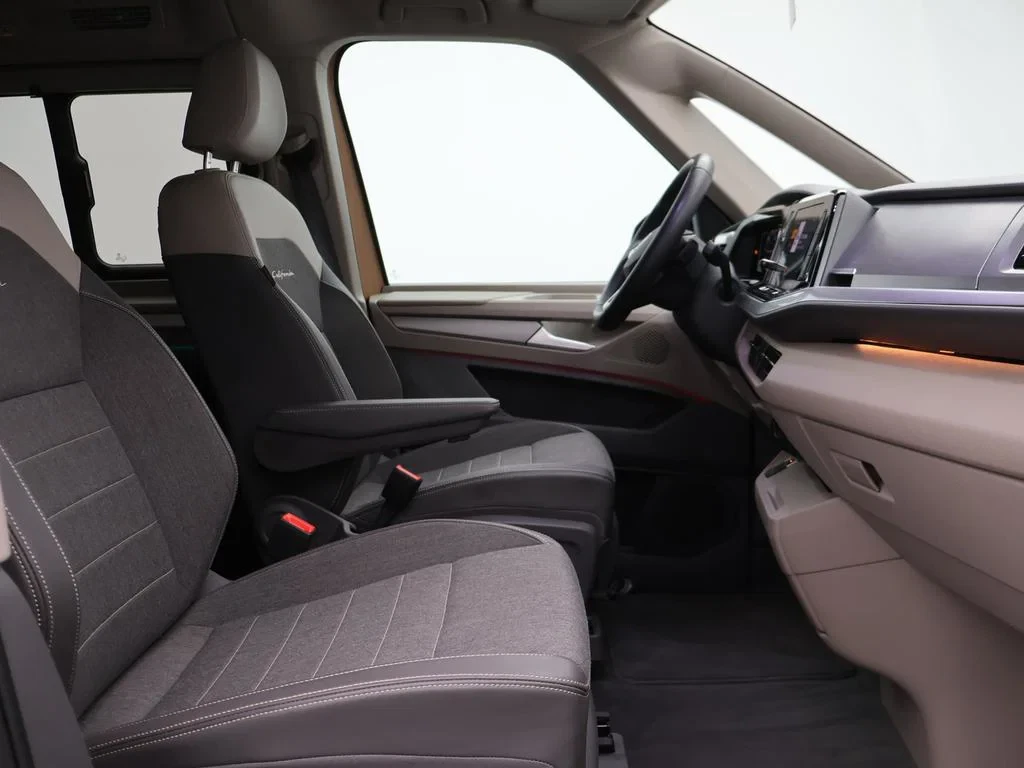 Volkswagen-Multivan-image-10