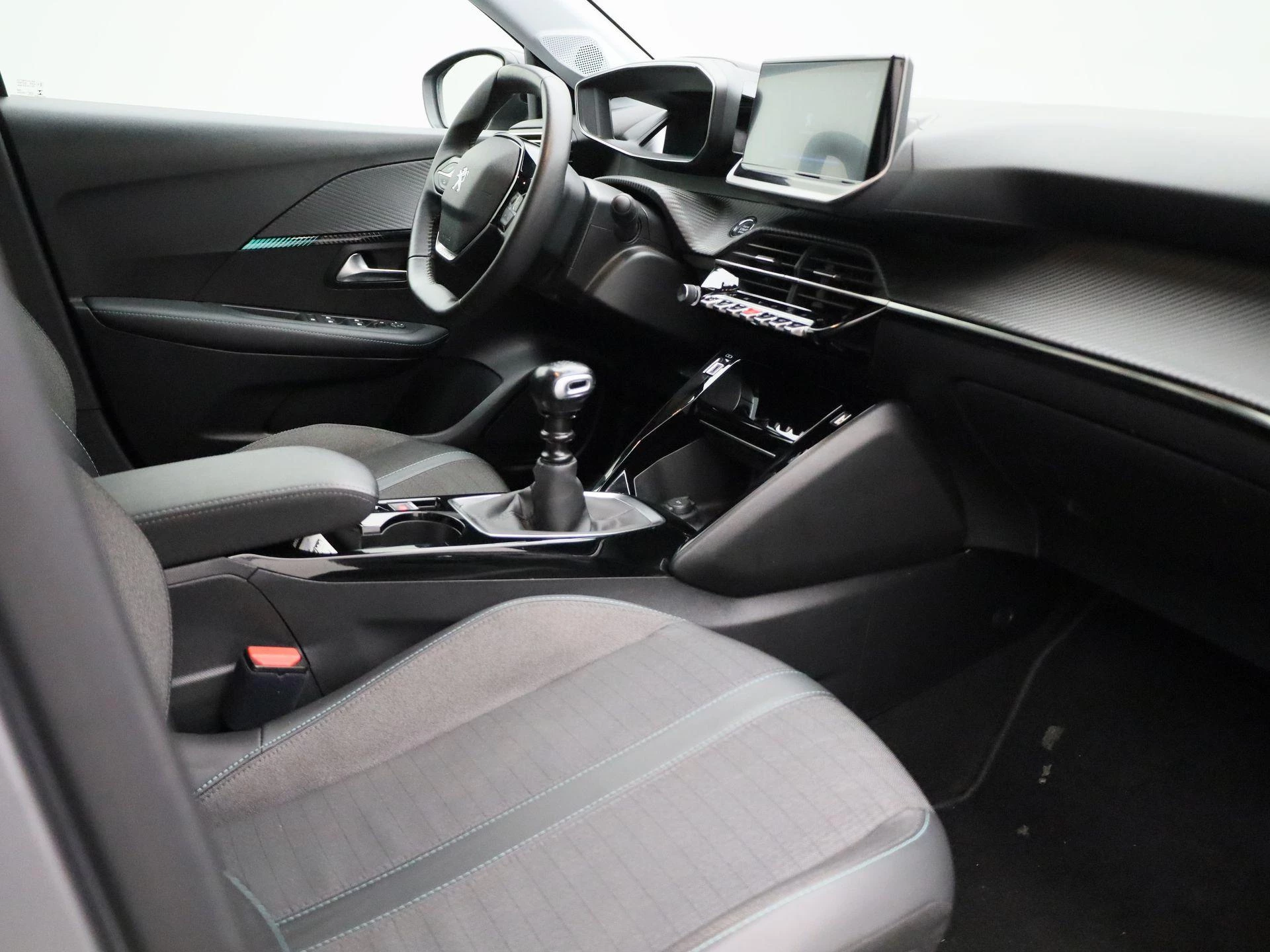 Peugeot-208-image-36