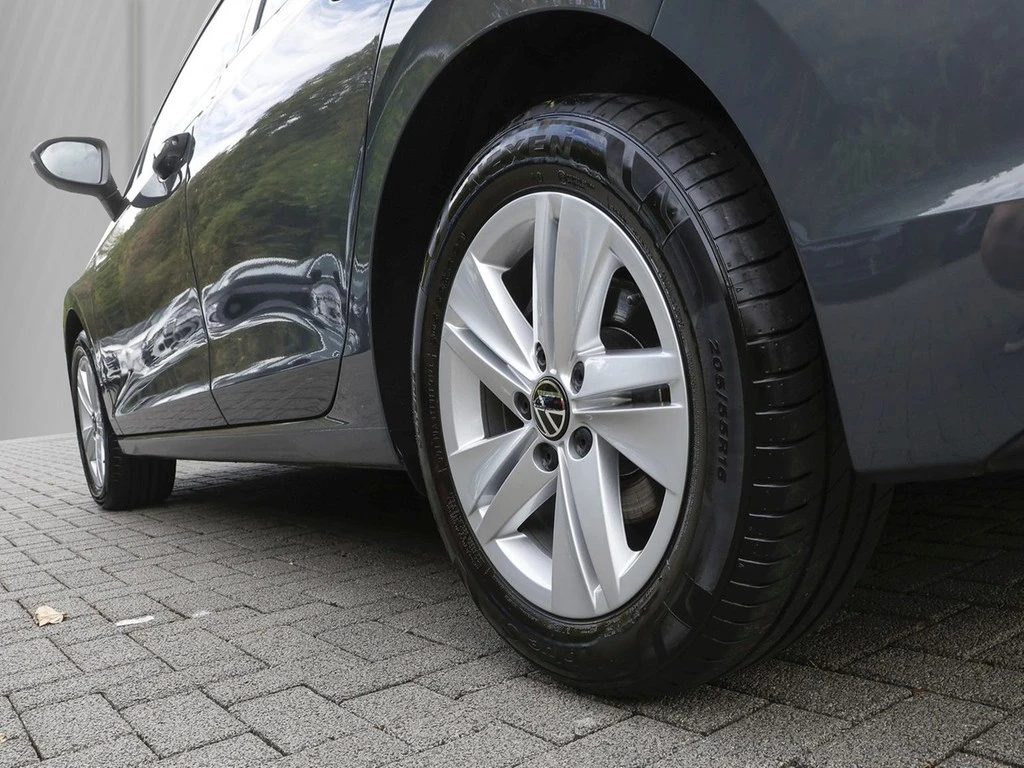Volkswagen-Golf-image-4