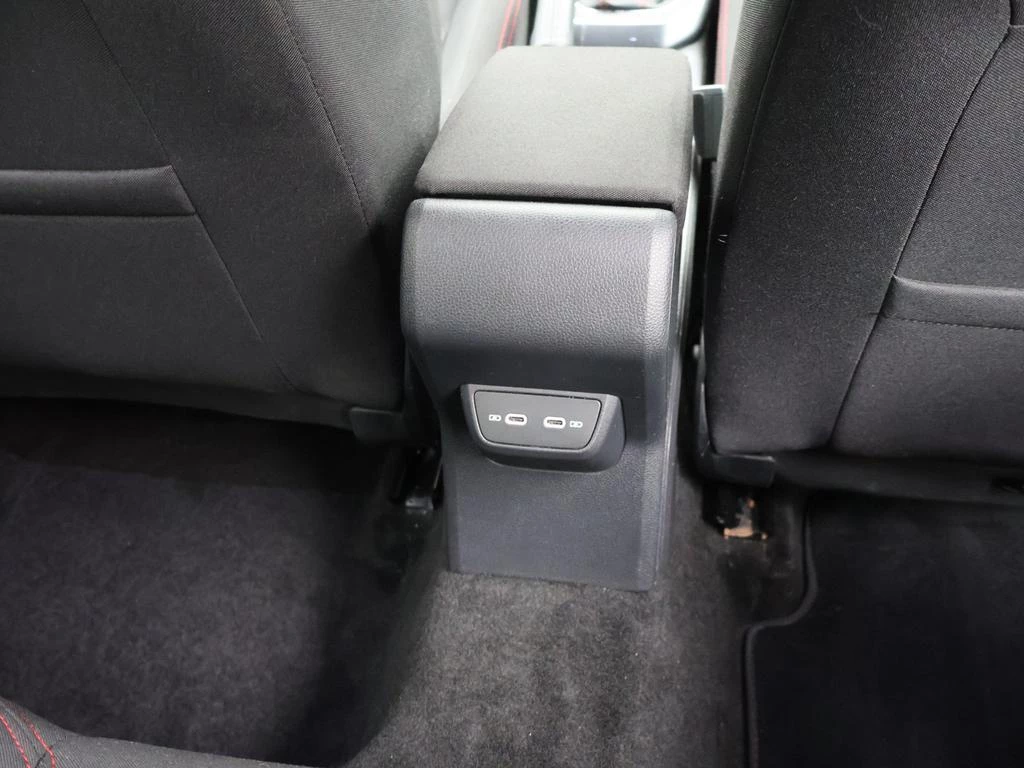 Volkswagen-Polo-image-17