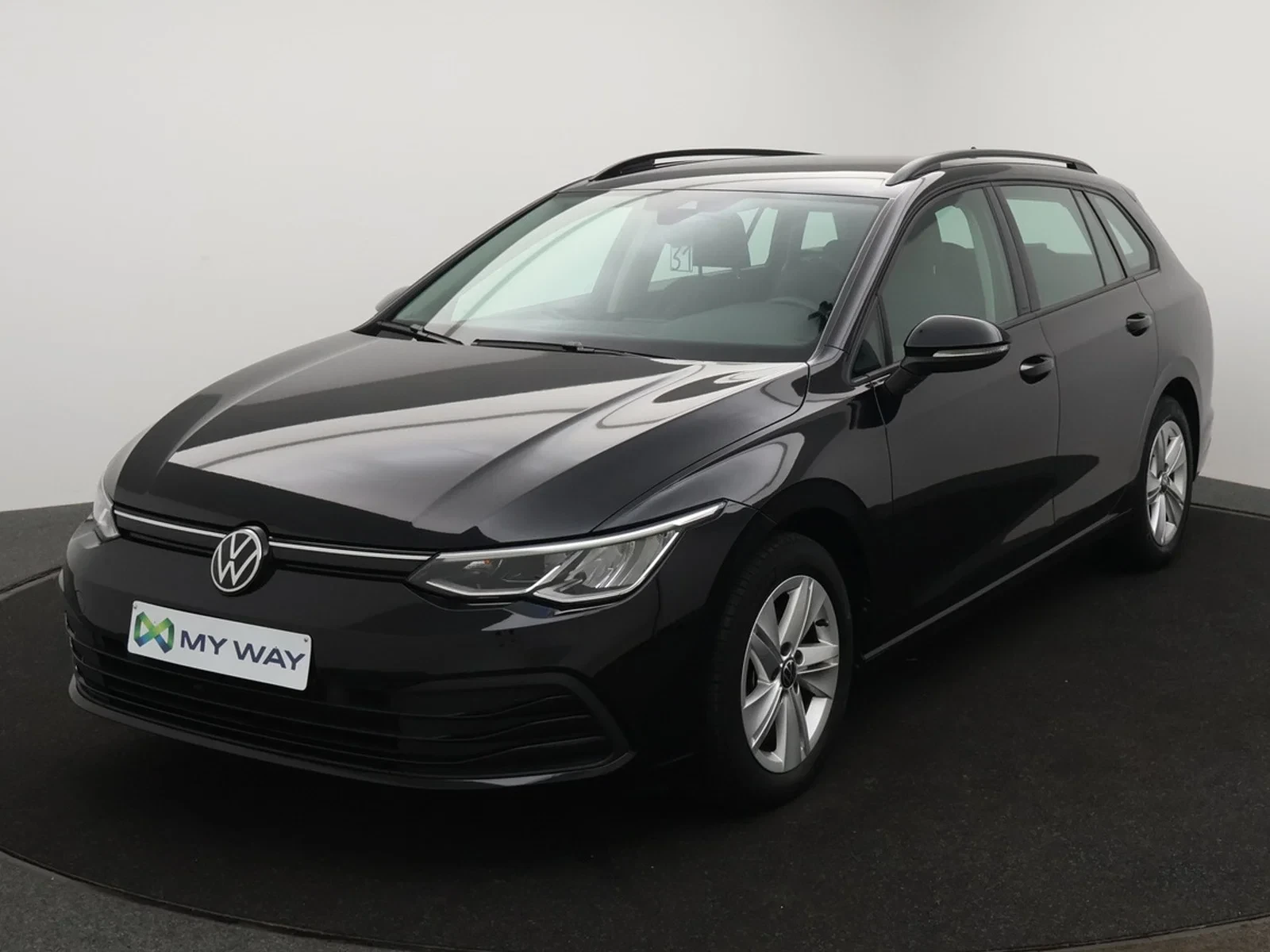 Volkswagen-Golf-image-0