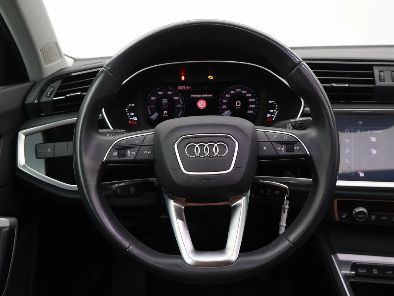 Audi-Q3-image-11