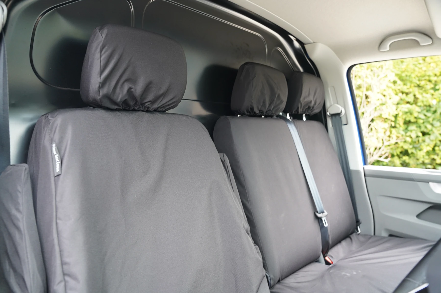 Volkswagen-Transporter-image-8