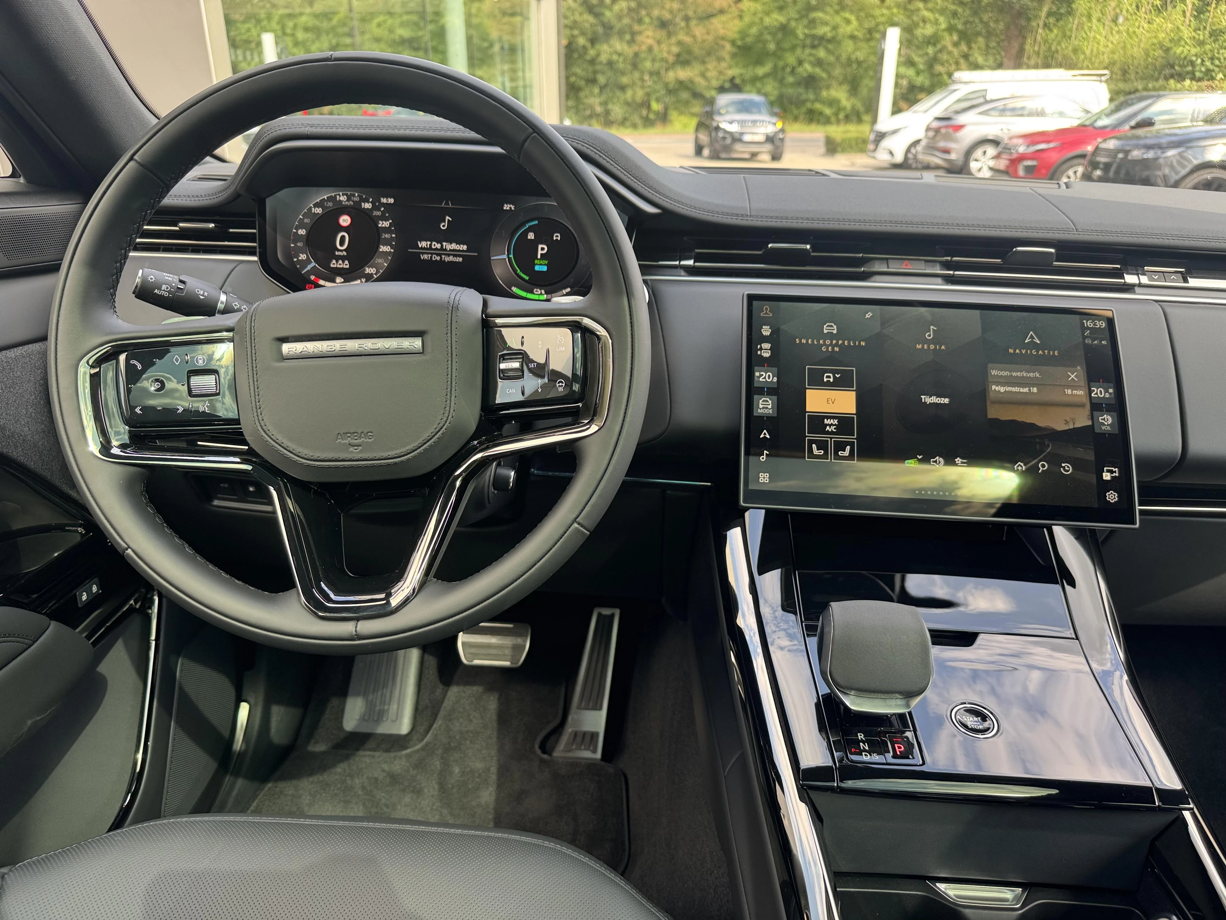 Land Rover-Range Rover Sport-image-3