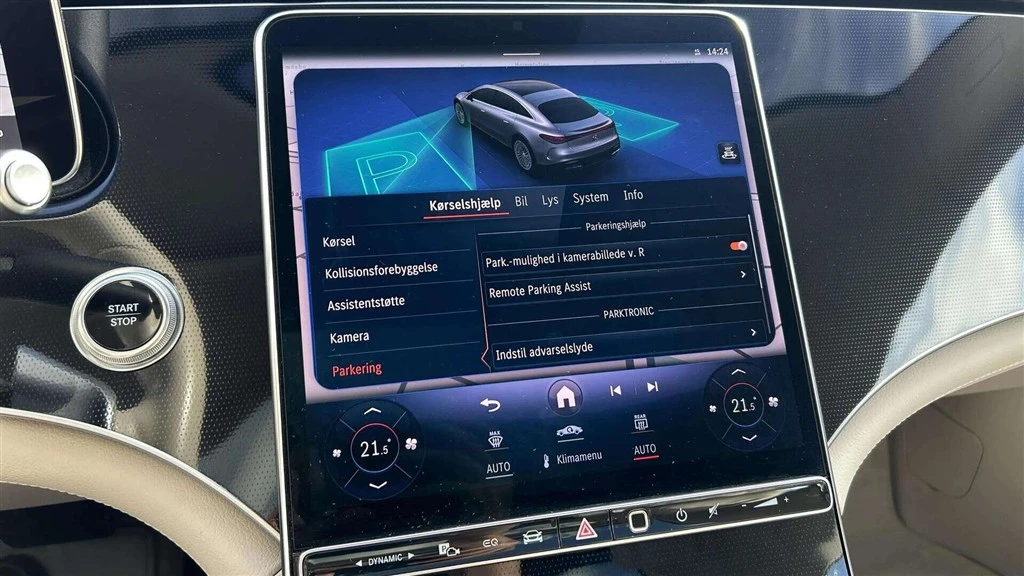 Mercedes-Benz-EQS-image-24