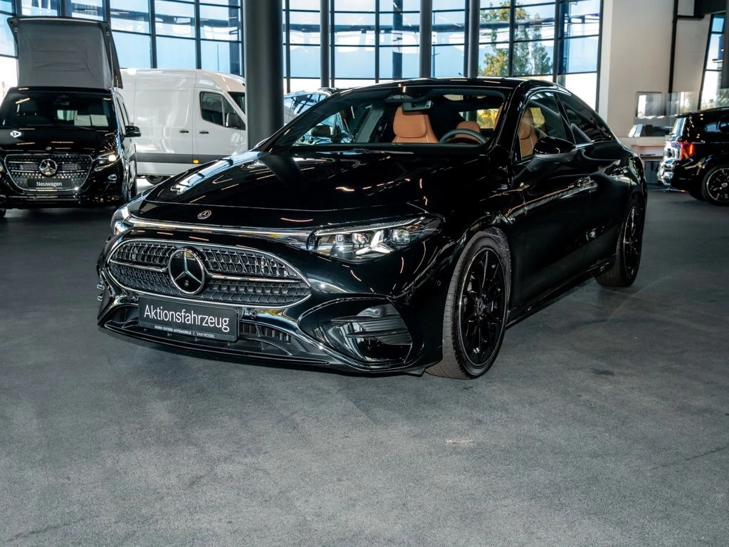 Mercedes-Benz-CLA 200-image-6