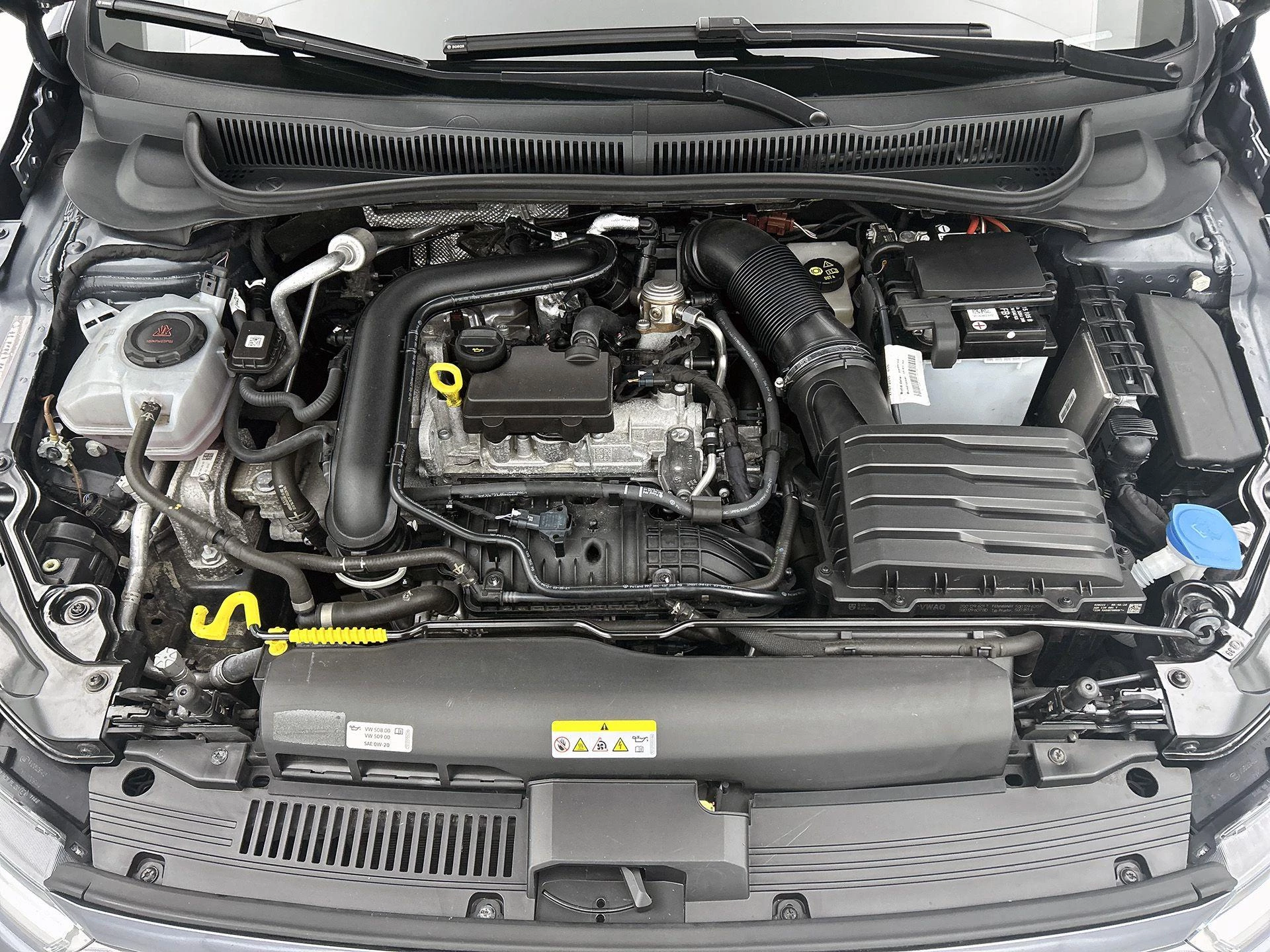 Volkswagen-Polo-image-27