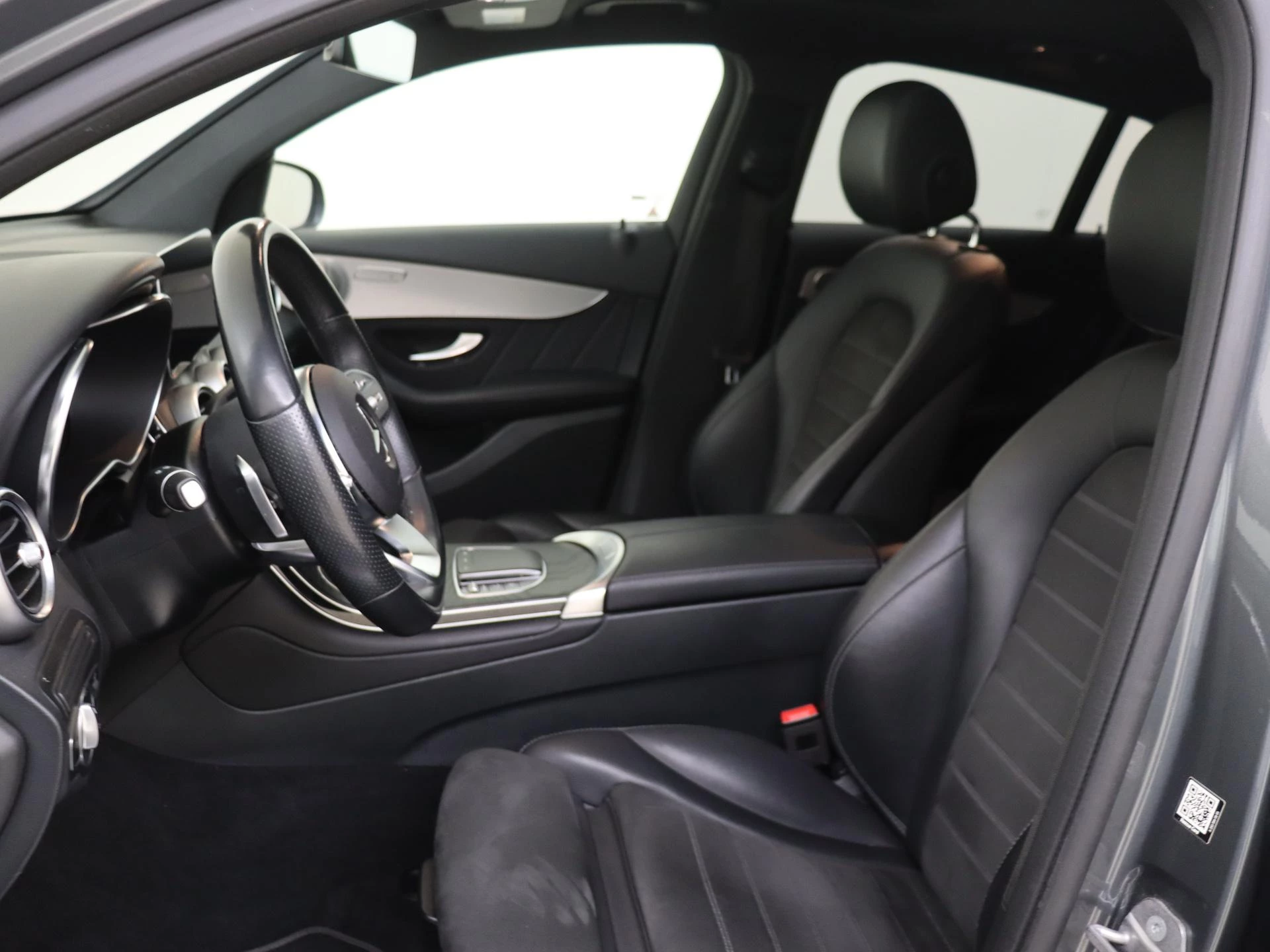 Mercedes-Benz-GLC-image-10