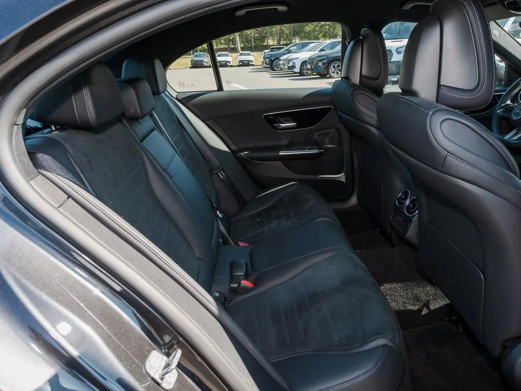 Mercedes-Benz-C-Klasse 300 d-image-12