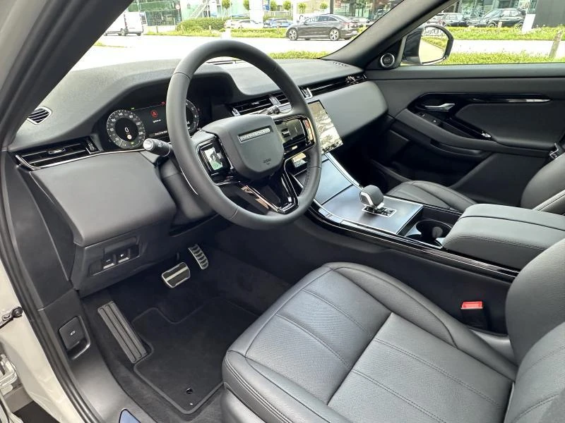 Land Rover-Range Rover Evoque-image-18