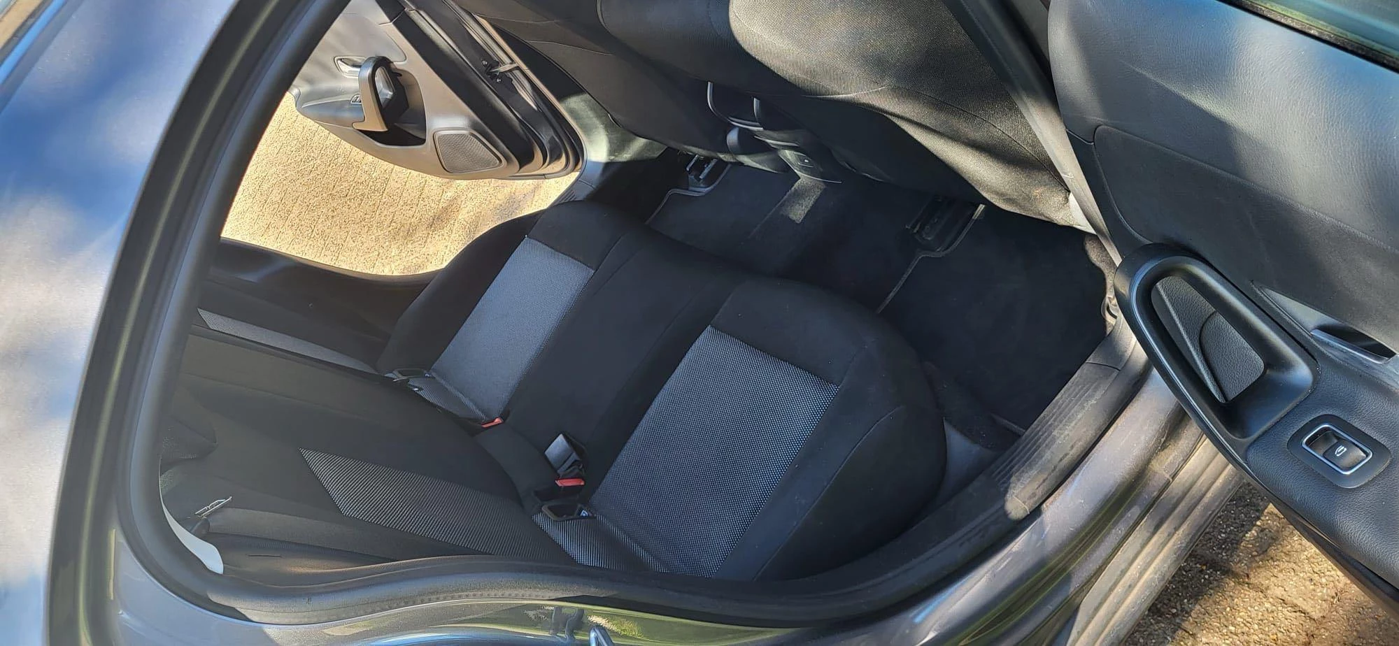 Mercedes-Benz-A-Klasse-image-18