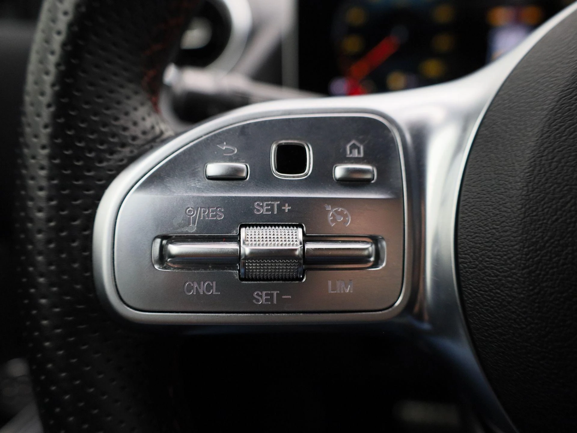 Mercedes-Benz B-Klasse 180 Business Solution AMG