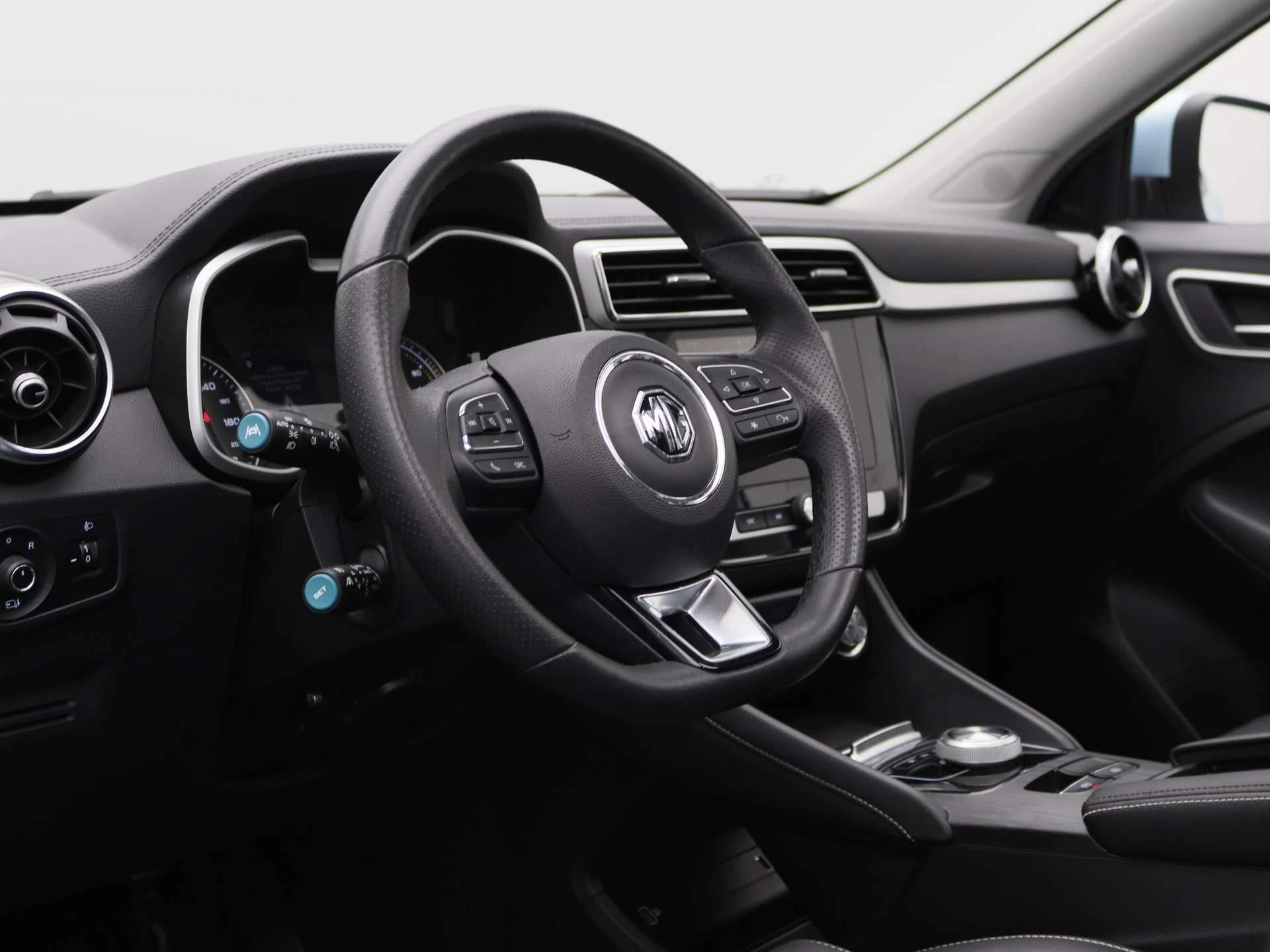 MG-ZS EV-image-14