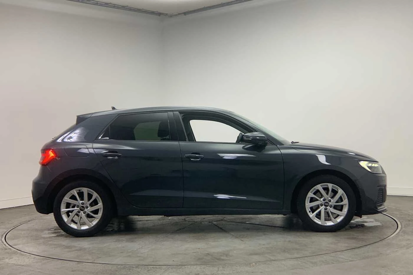 Audi-A1 Sportback-image-3