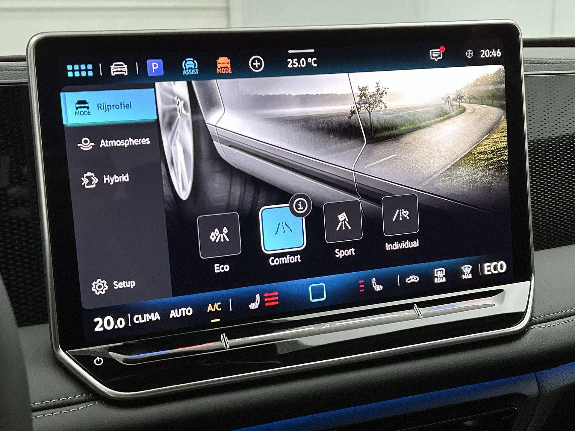 Volkswagen-Tiguan-image-13