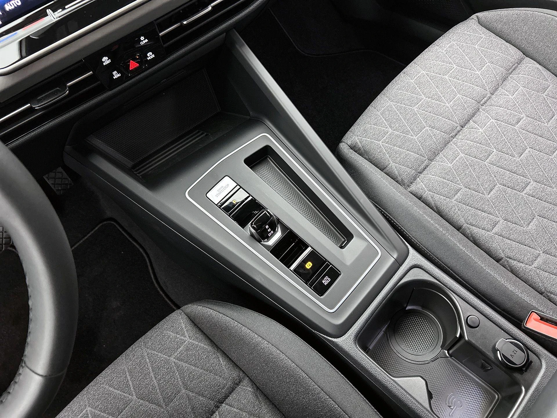 Volkswagen Golf - 25