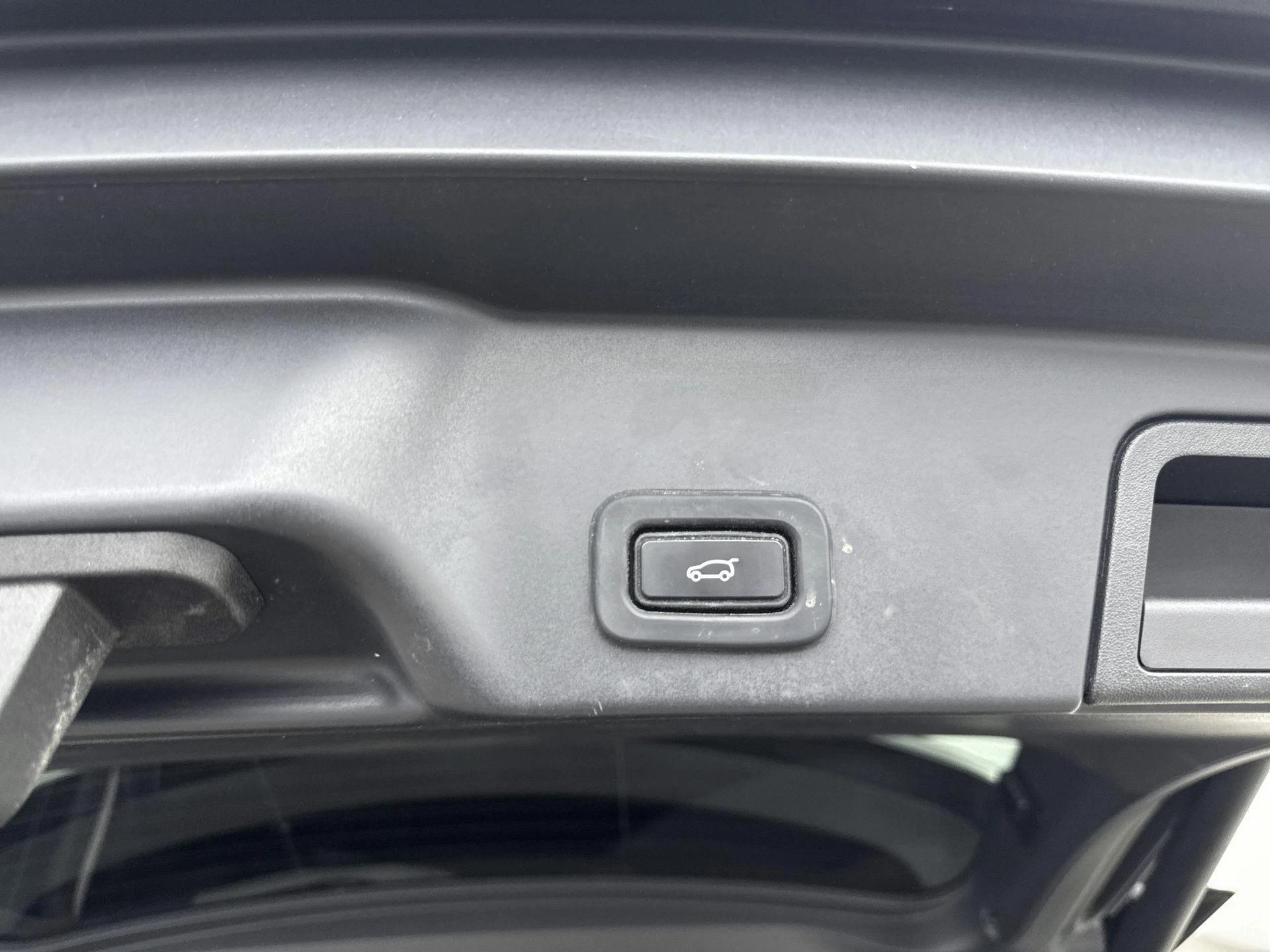 Land Rover-Range Rover Evoque-image-17