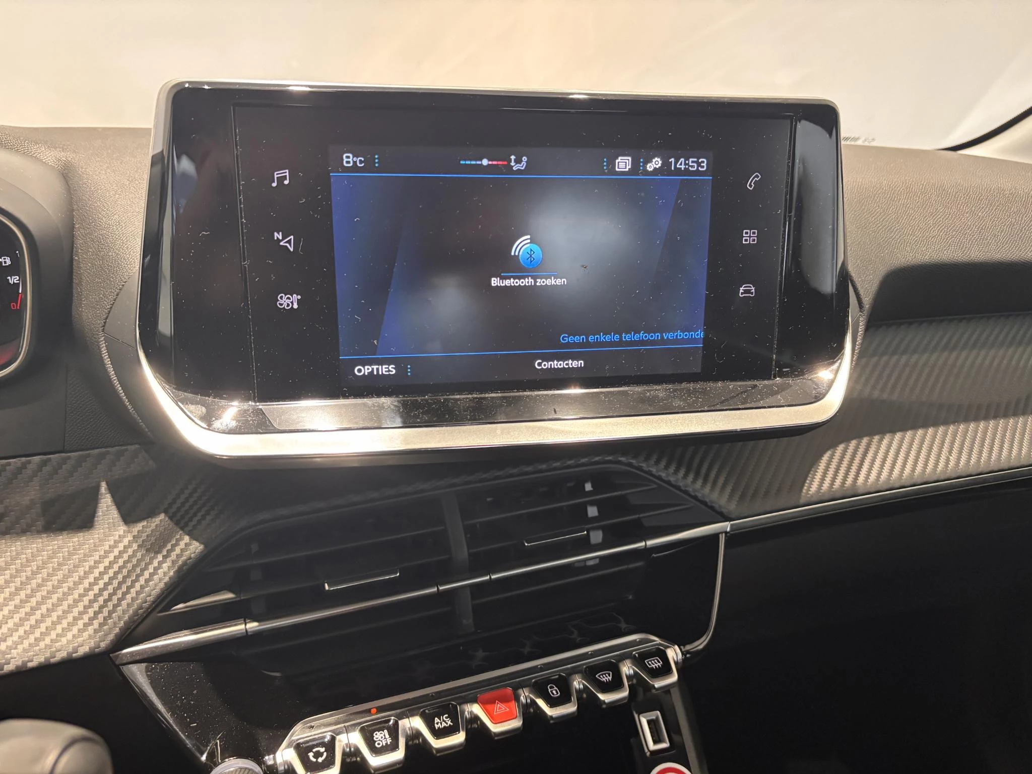 Peugeot-208-image-19