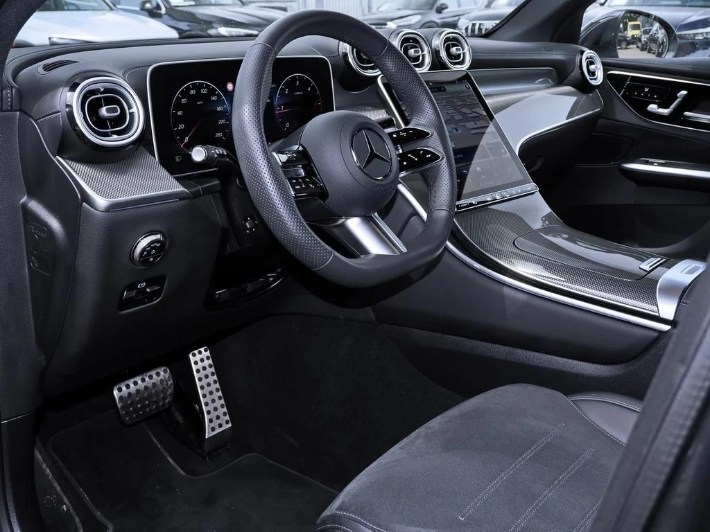 Mercedes-Benz-GLC 300 d-image-8