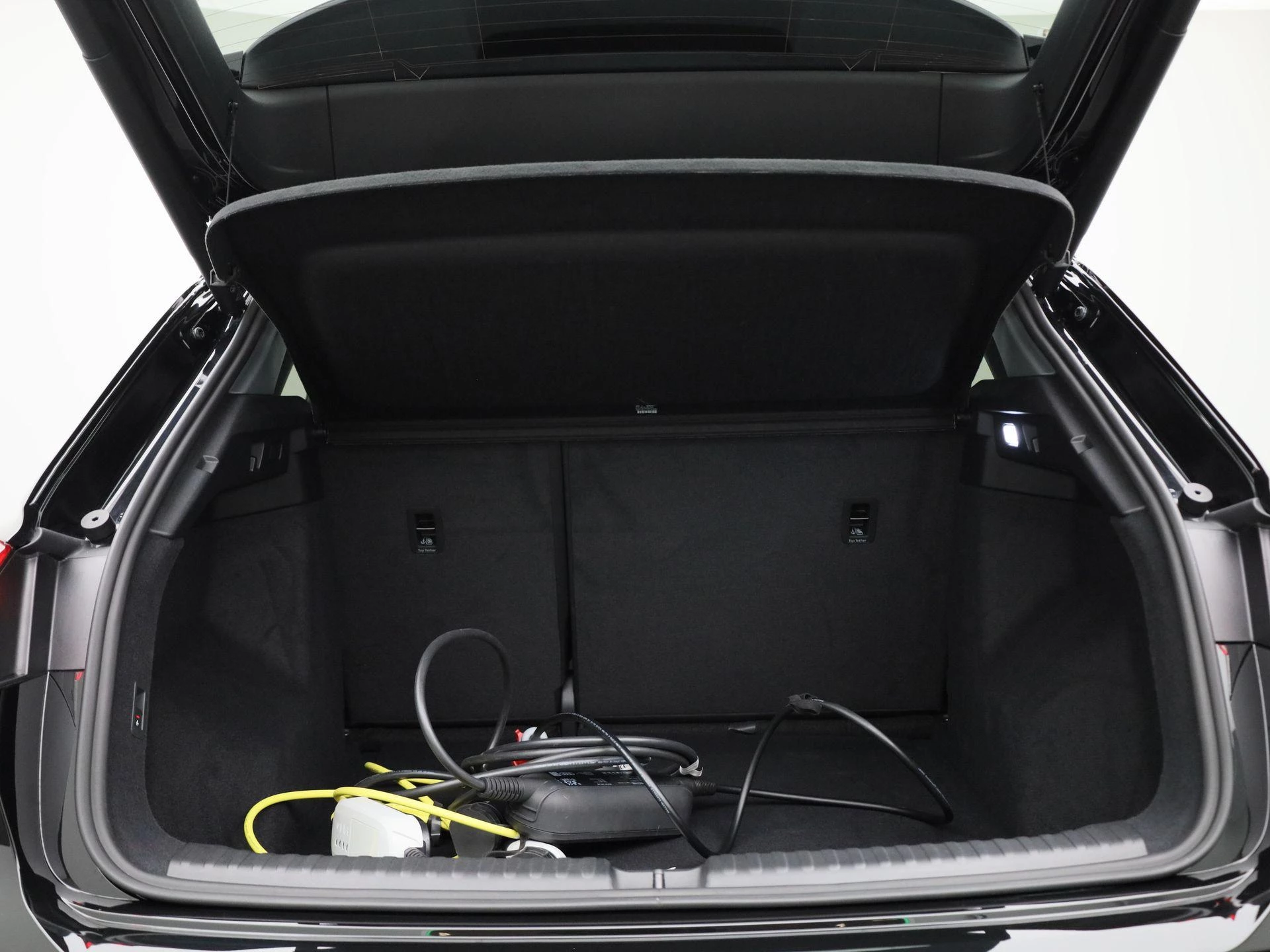 Audi-Q4 e-tron-image-13