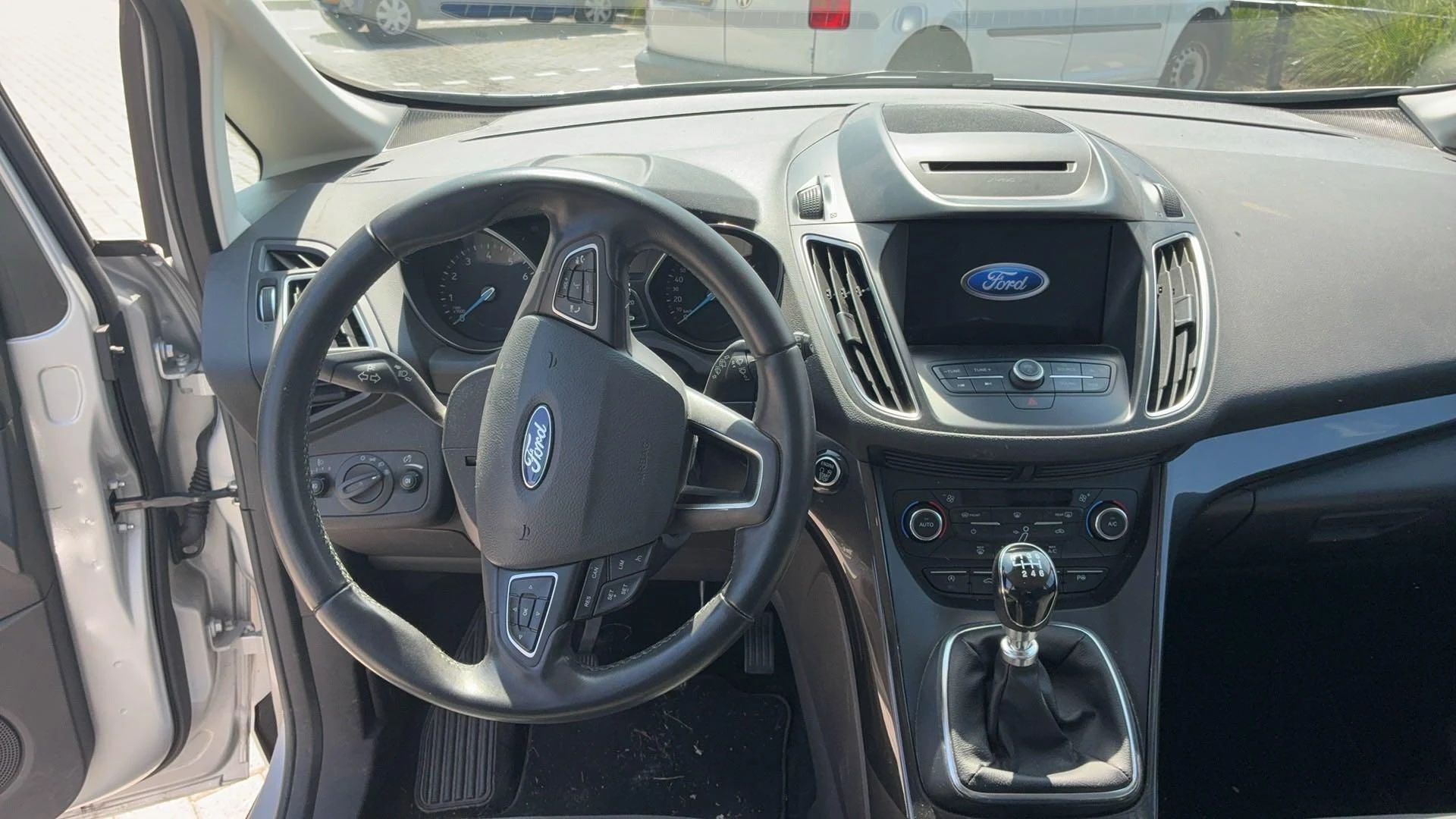 Ford-C-MAX-image-9
