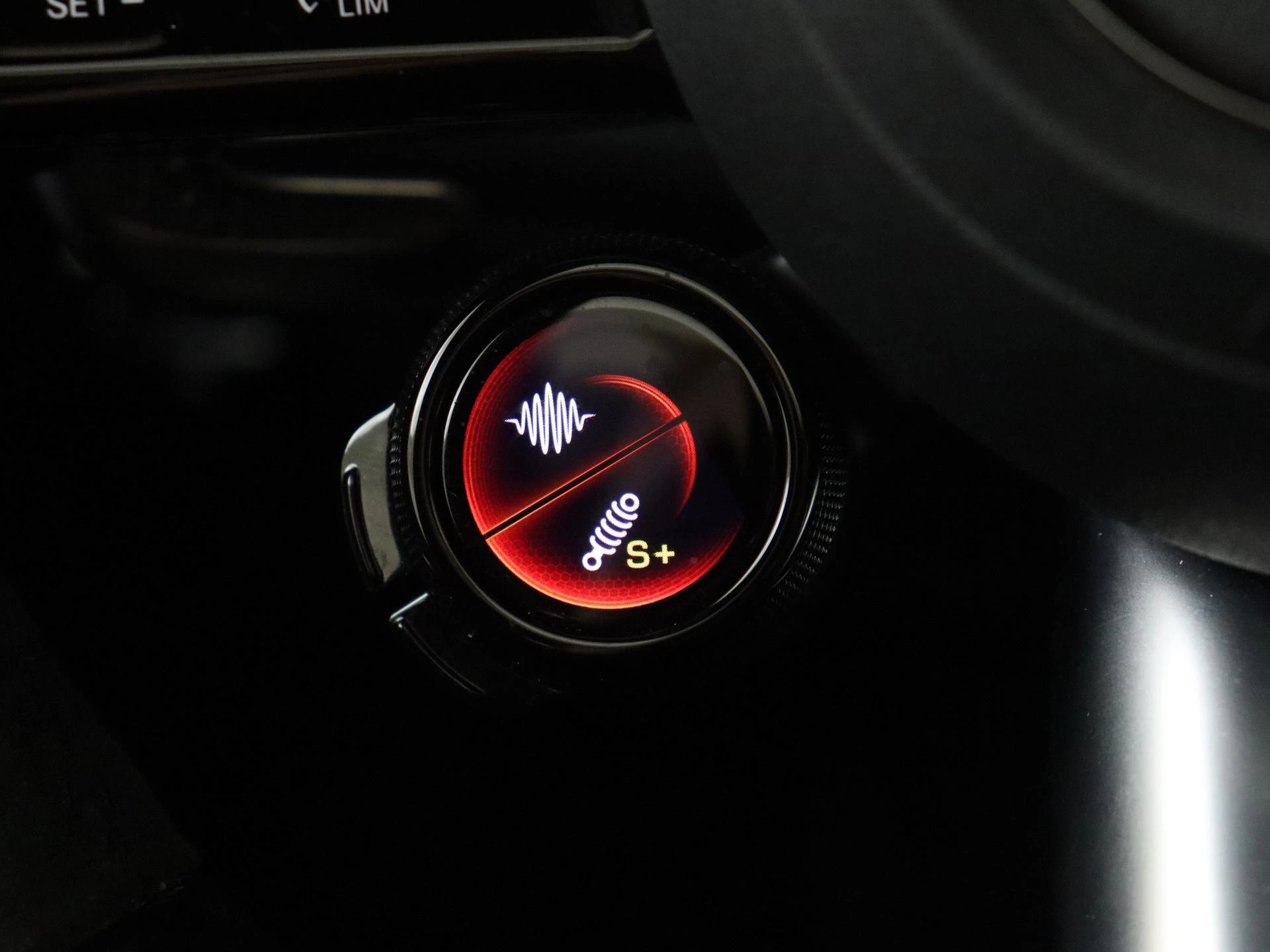 Mercedes-Benz-EQE-image-19
