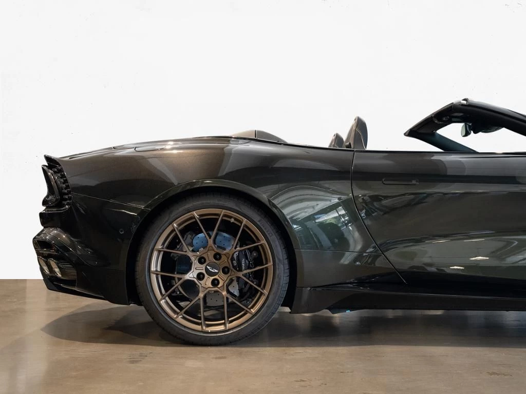 Aston Martin-Vanquish-image-20