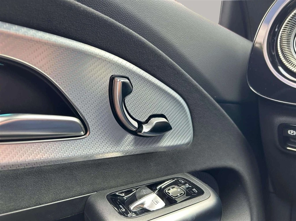 Mercedes-Benz-CLA-image-10