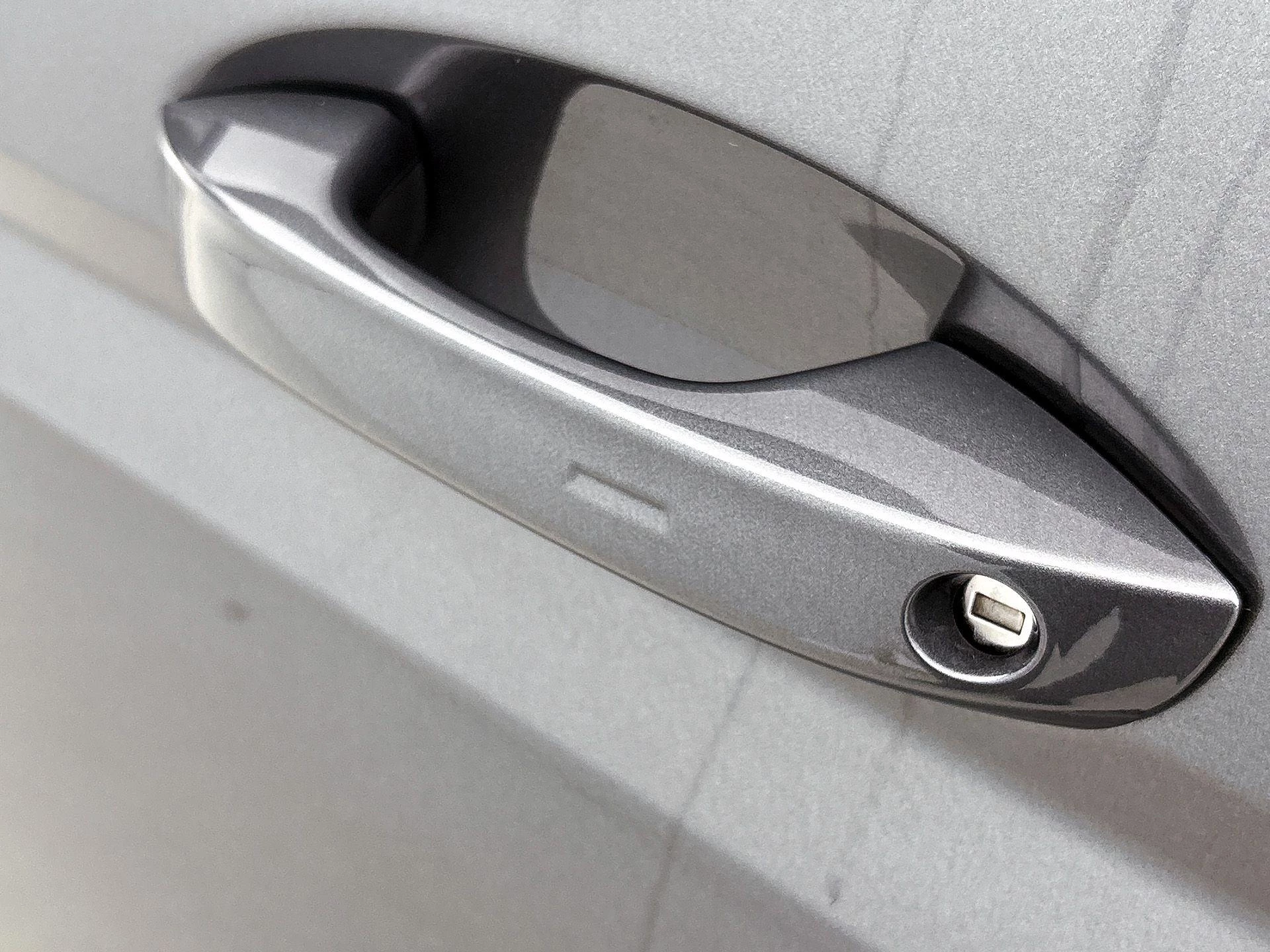 Volkswagen-Multivan-image-28