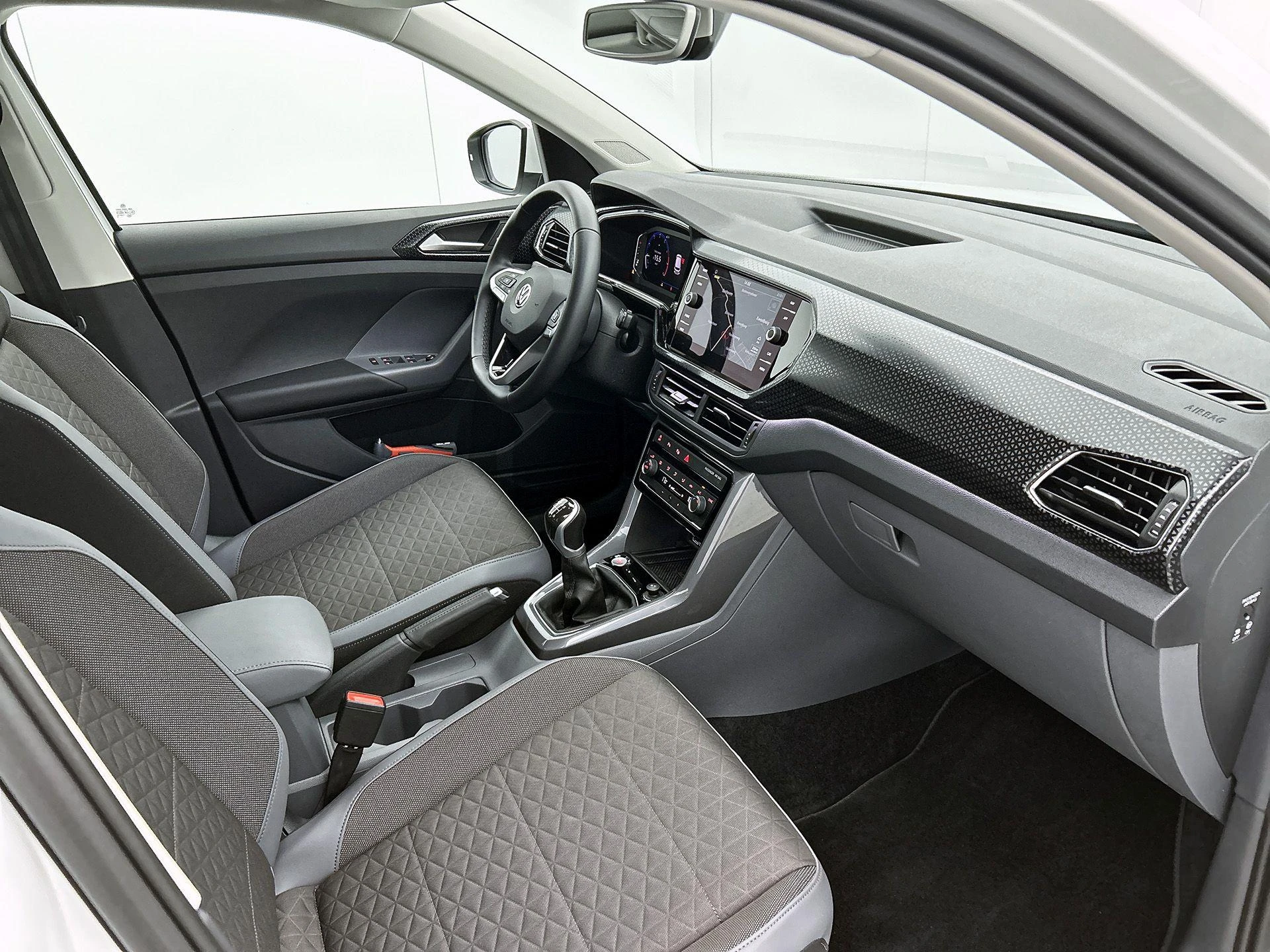Volkswagen-T-Cross-image-21
