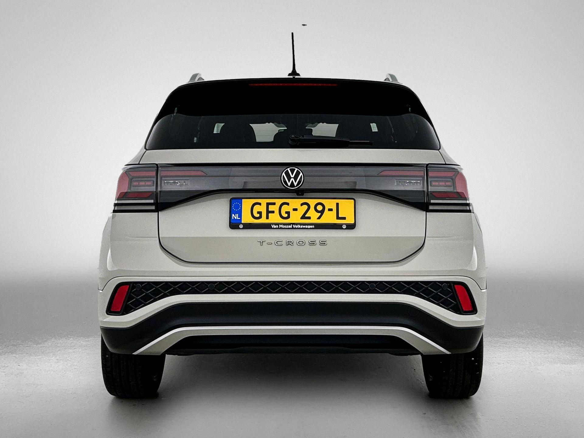 Volkswagen-T-Cross-image-2