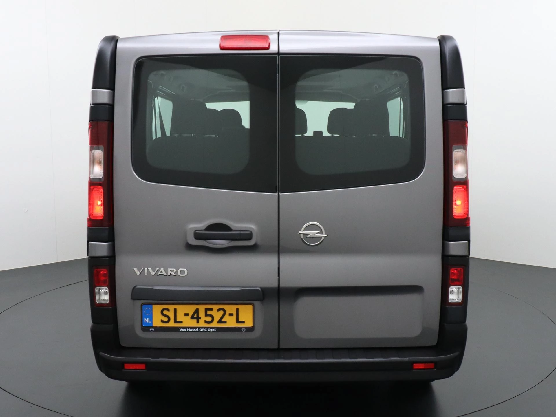 Opel-Vivaro-image-30