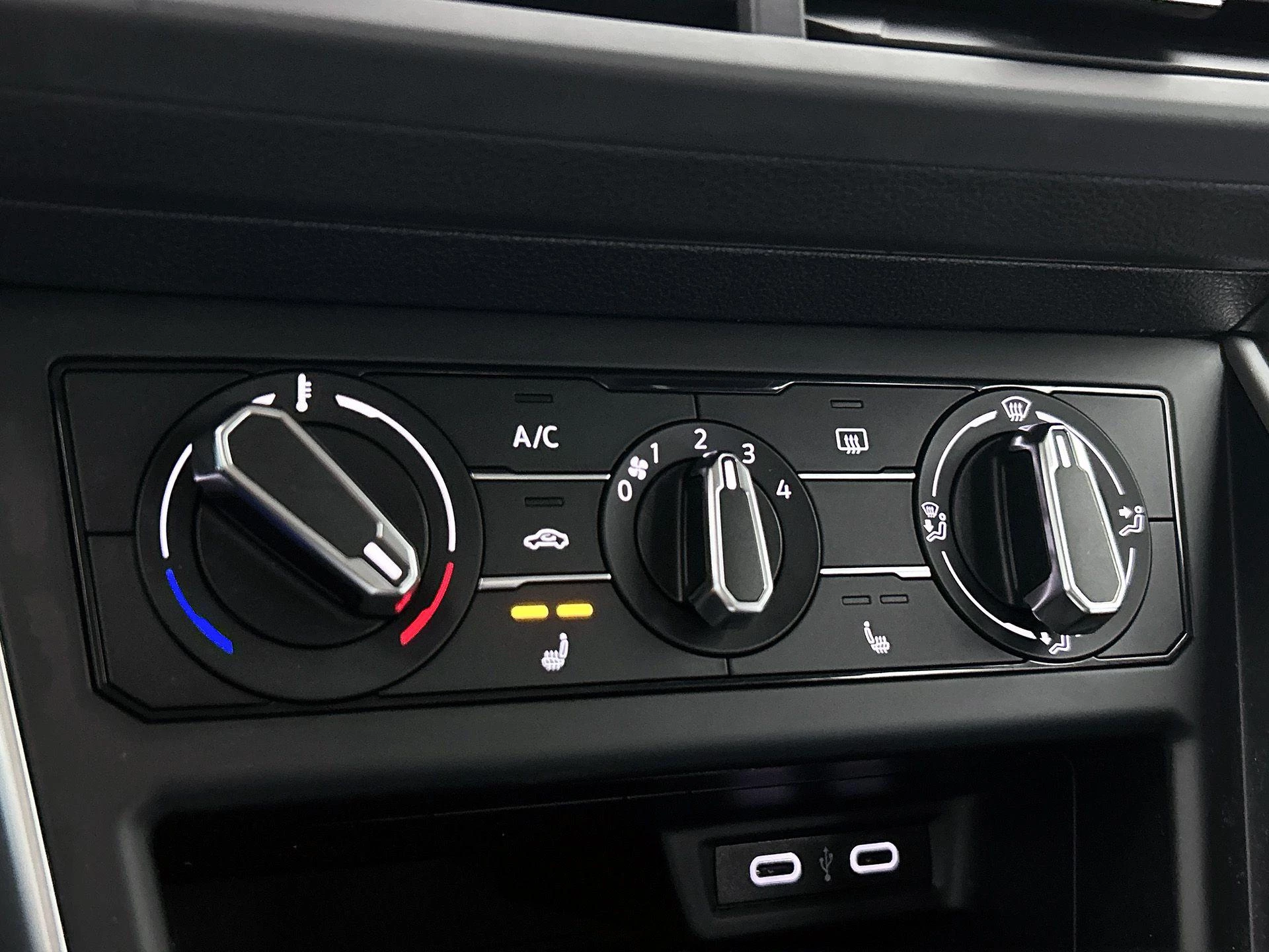 Volkswagen-Polo-image-22