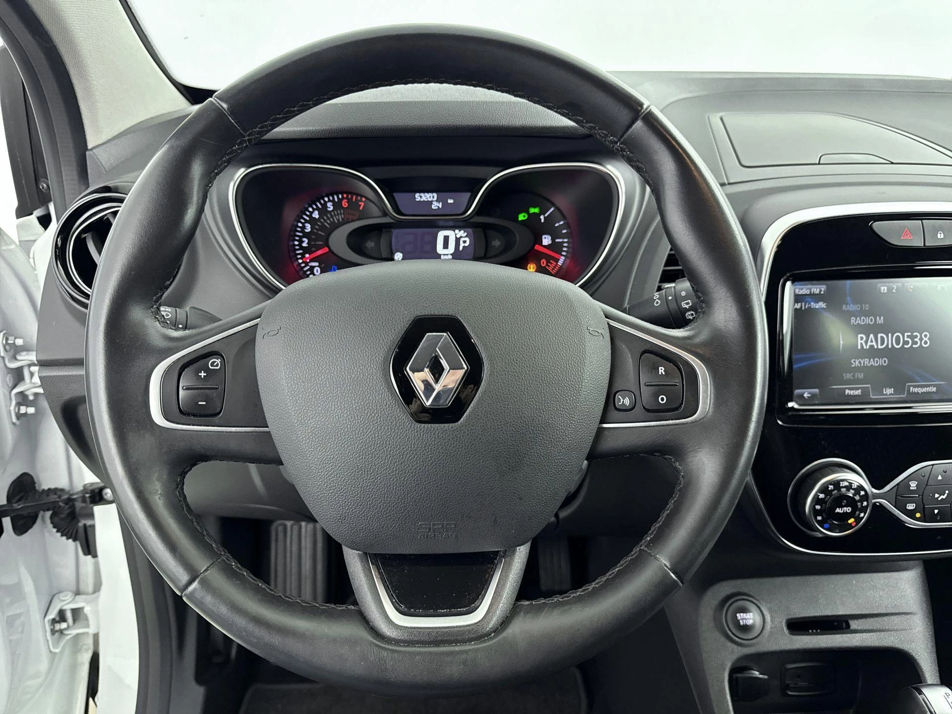 Renault-Captur-image-12