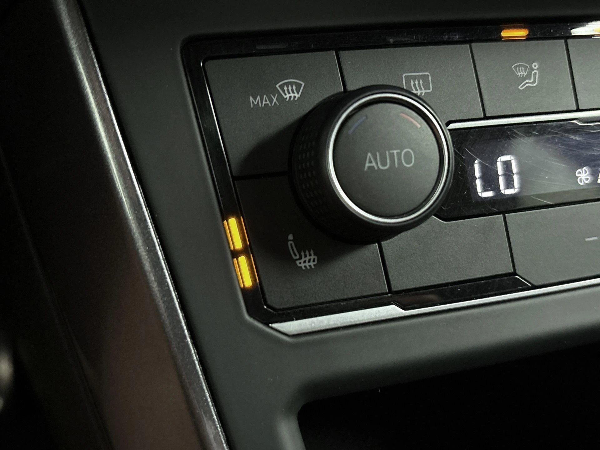 Volkswagen-Polo-image-7