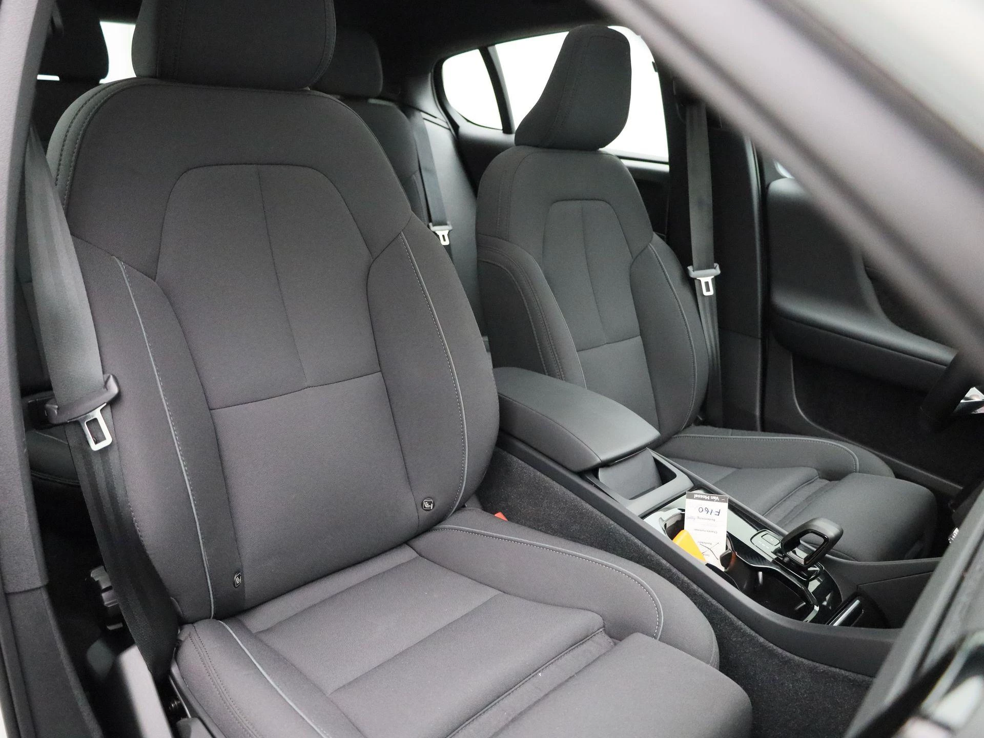 Volvo-C40-image-36