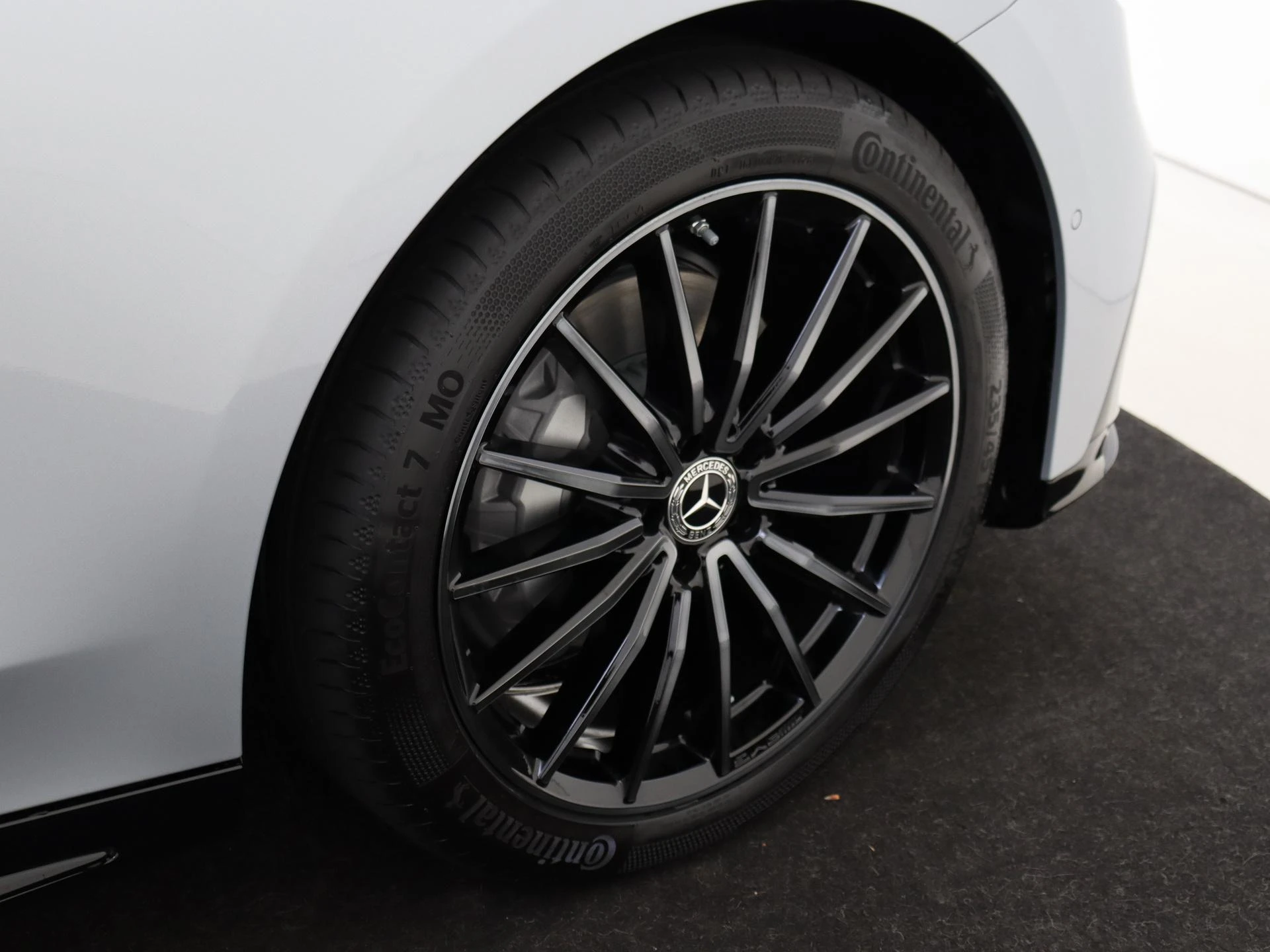 Mercedes-Benz-C-Klasse-image-29