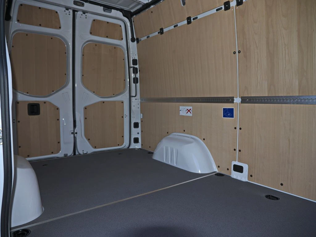 Mercedes-Benz-Sprinter 319-image-12