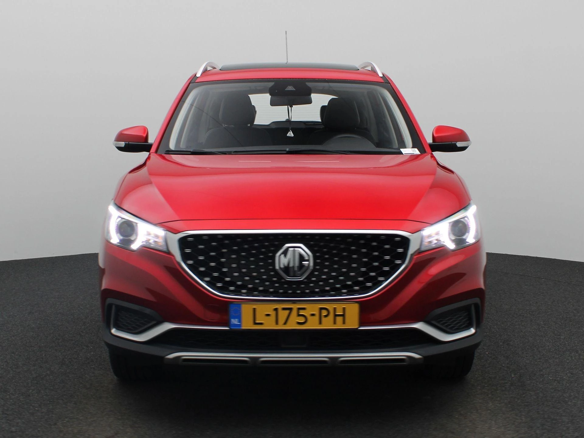 MG-ZS EV-image-2