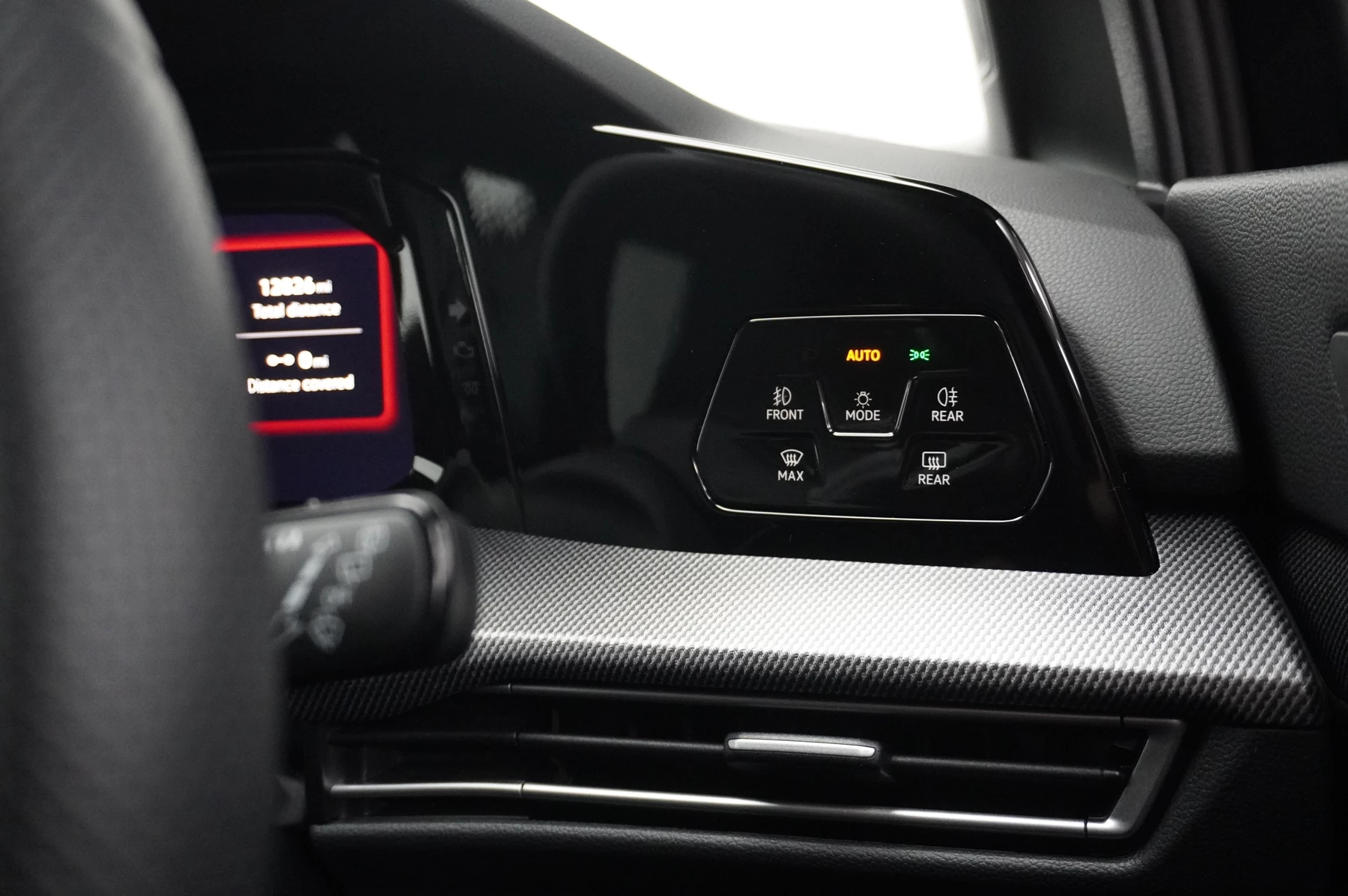 Volkswagen-Golf-image-18