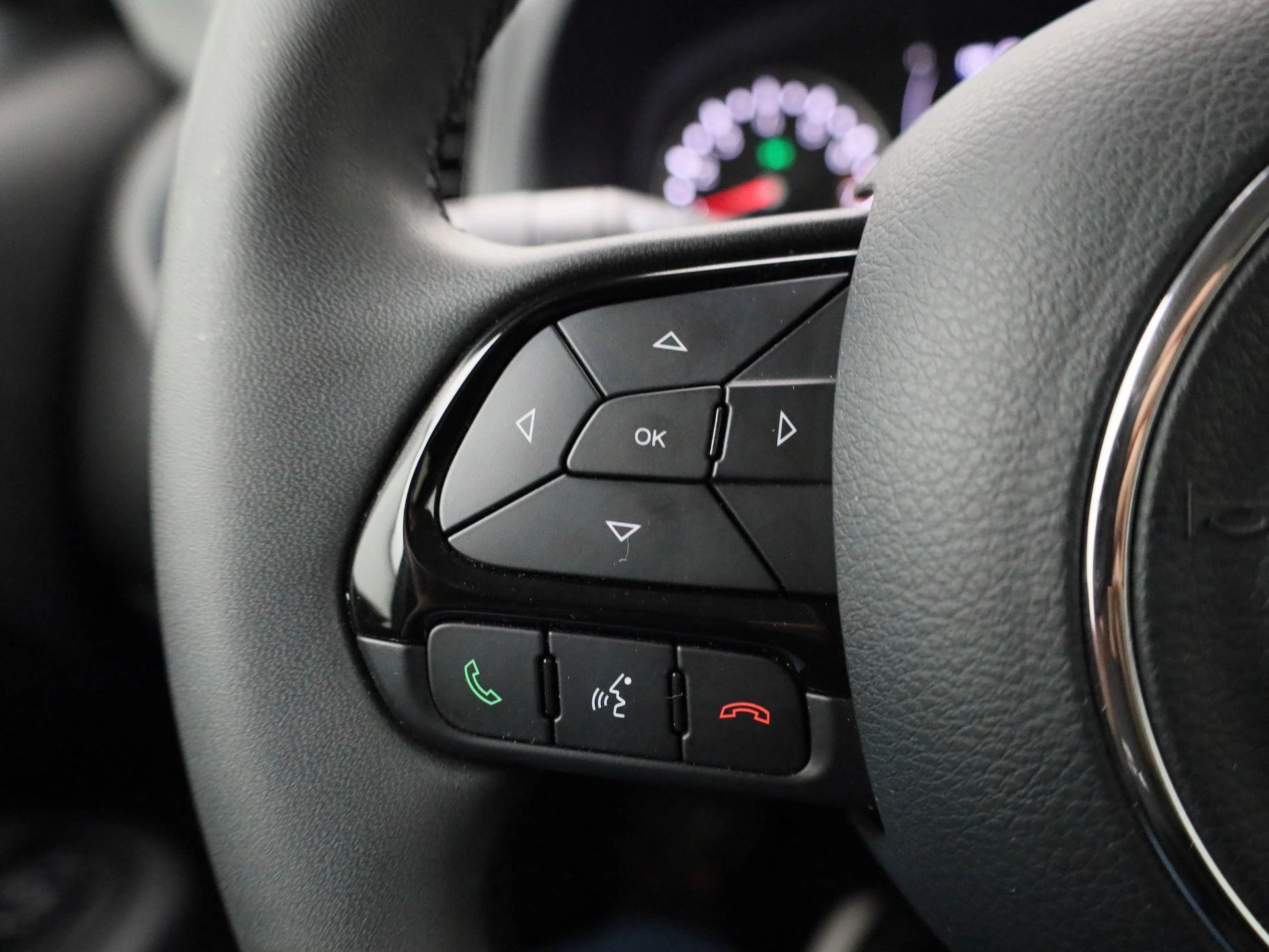 Jeep-Renegade-image-19